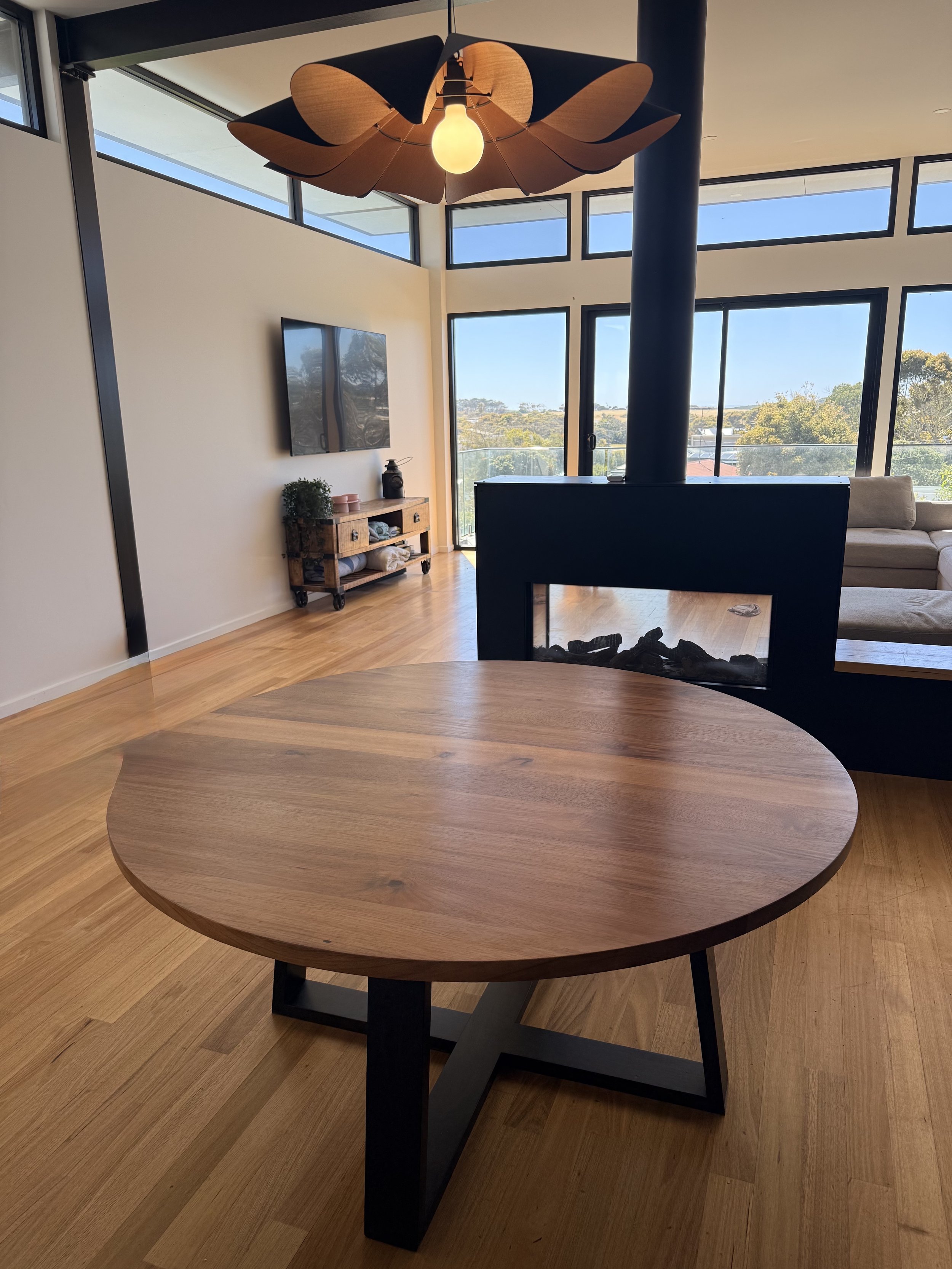 GW Round Dining 01.jpg