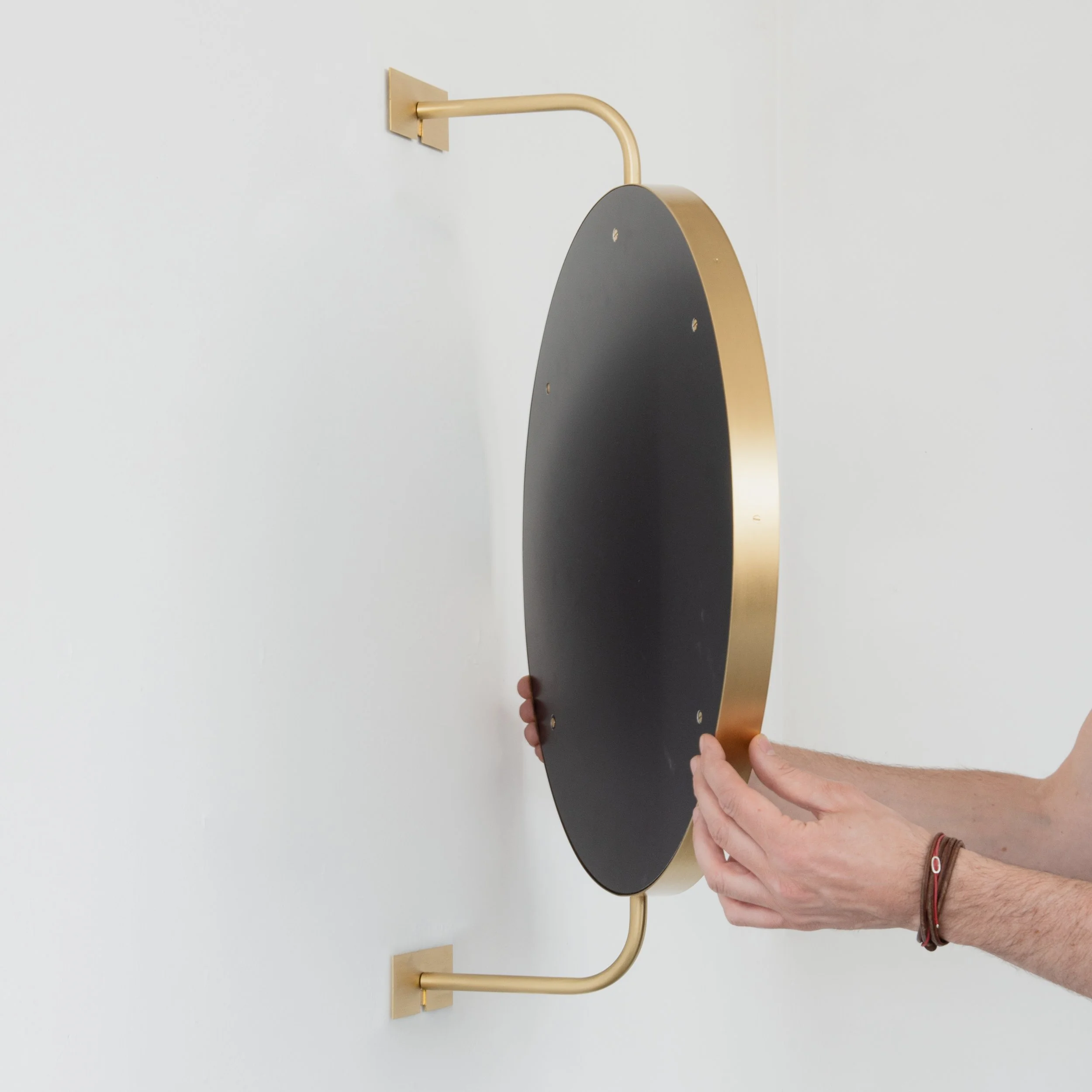 AP_Mirrors_Vorso_Orbis_Suspended_Brushed_Brass_Frame_LoRES_03.jpg