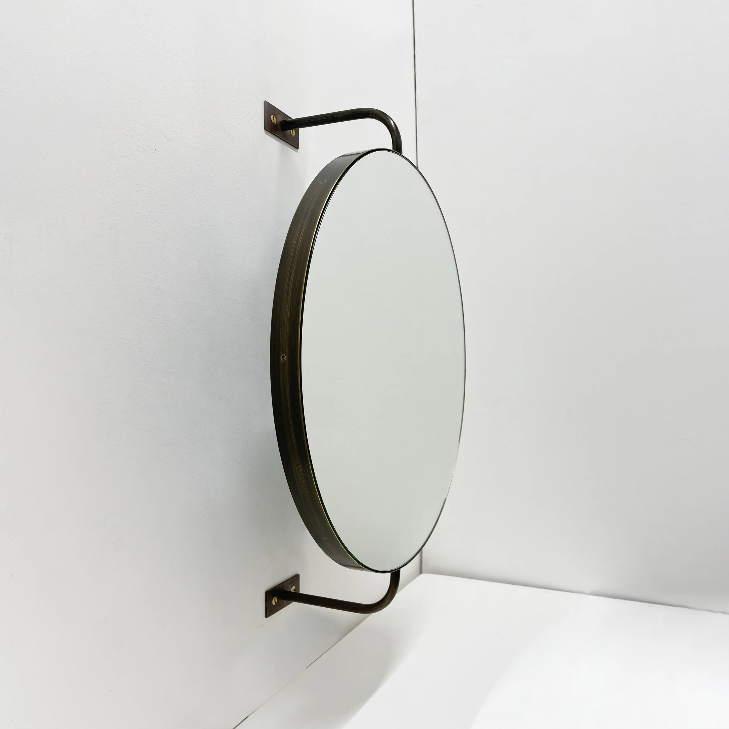 Alguacil_Perkoff_Mirrors_Vorso_Round_Bronze_Patina_Brass_Frame-3.jpg