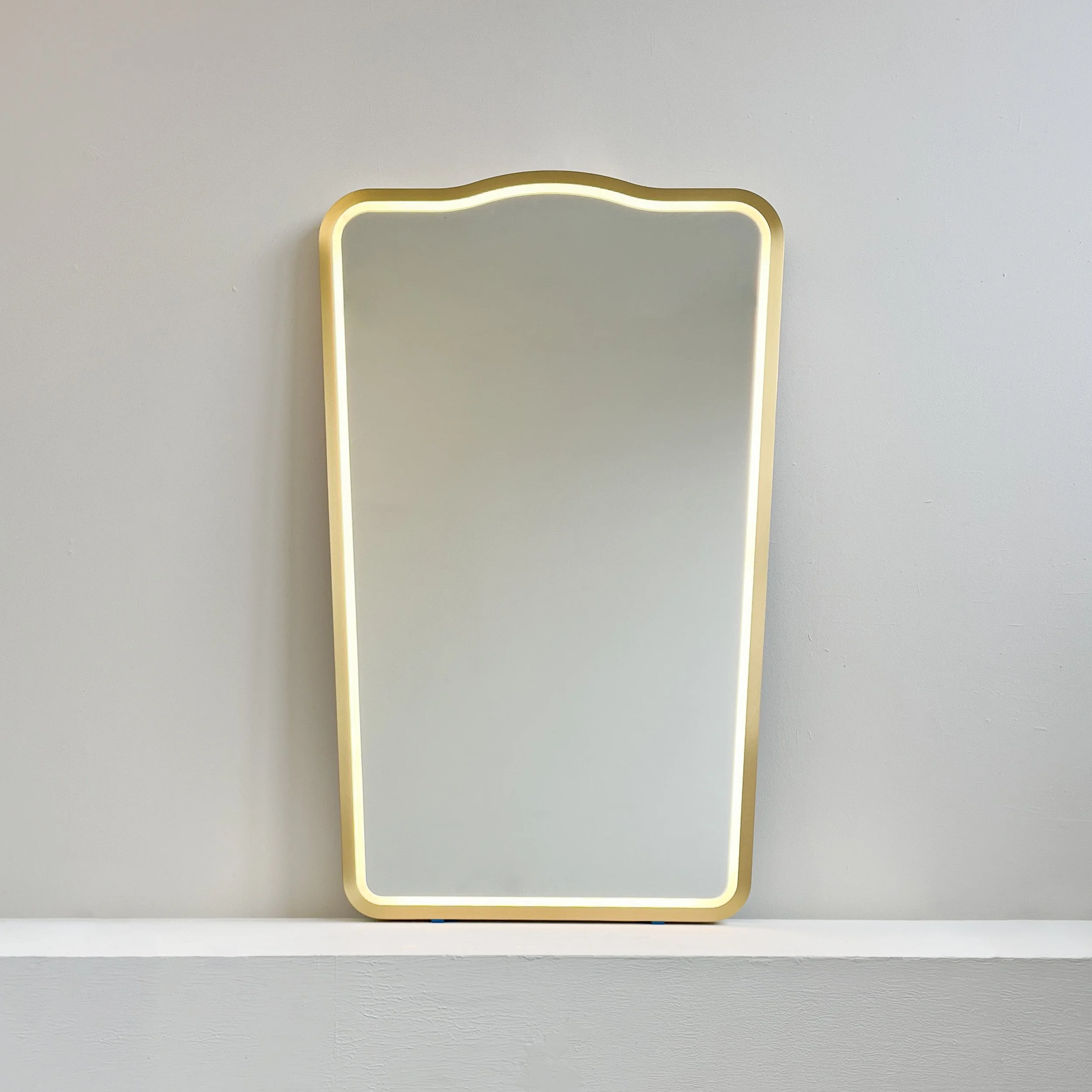 Alguacil_Perkoff_Wall_Hanging_Vintage_N4_Mirror_Front_Illu_Brass_Full_Frame-1-2.jpg