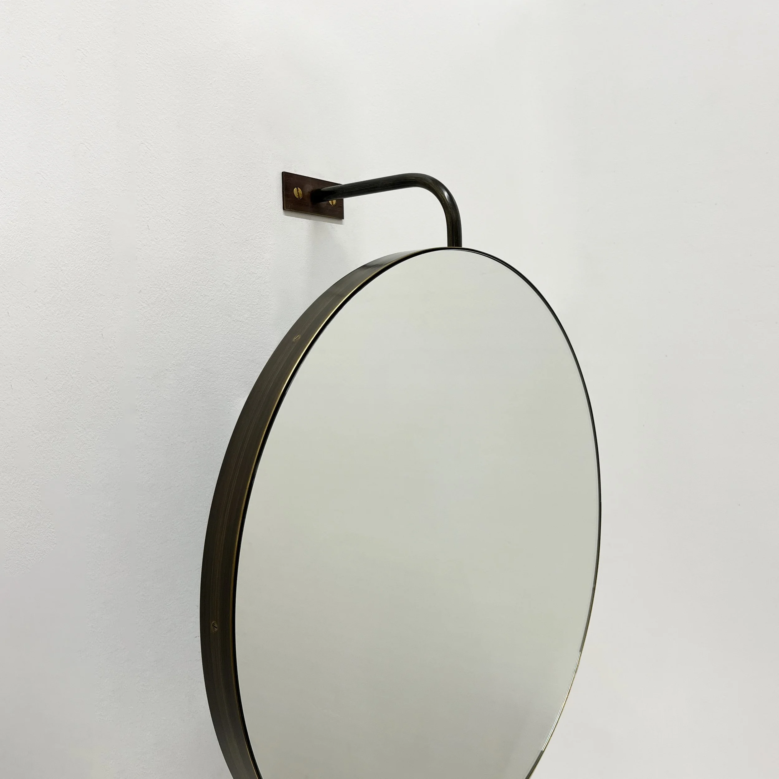 Alguacil_Perkoff_Mirrors_Vorso_Round_Bronze_Patina_Brass_Frame-7.jpg
