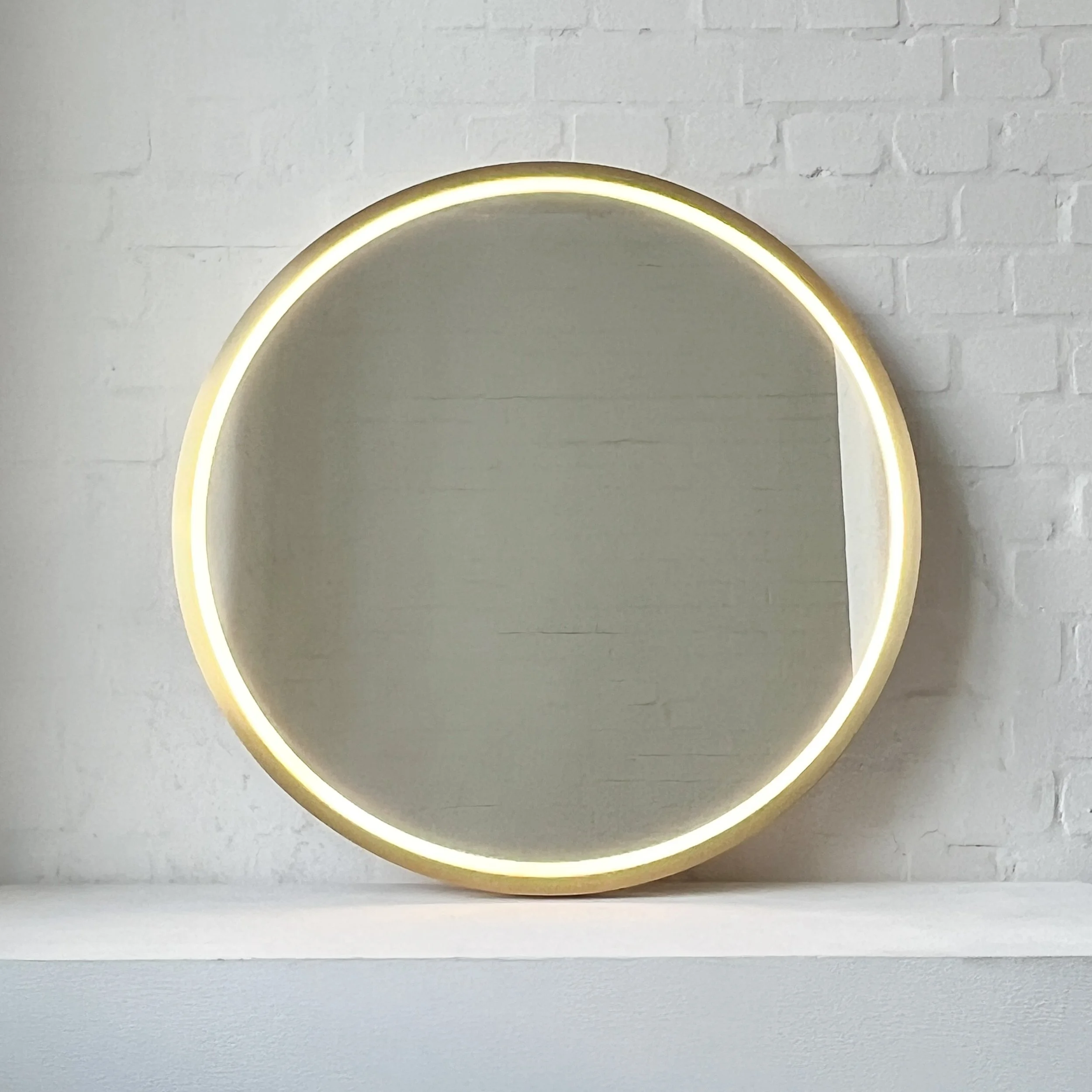 Alguacil_Perkoff_Orbis_Round_Wall_Mirror_Front_Illuination_Brushed_Brass_Full_Frame-4.jpg