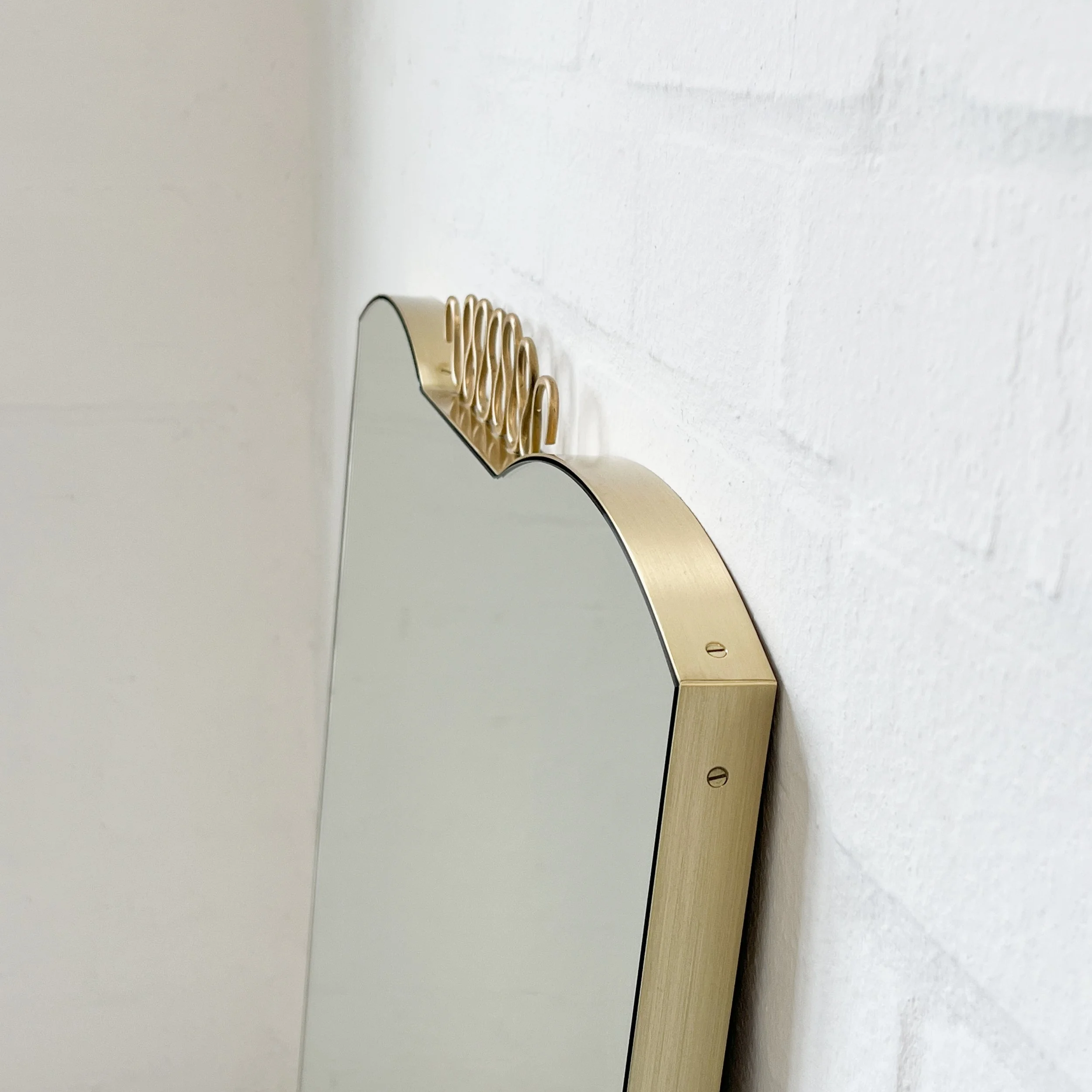 Alguacil_Perkoff_Vintage_1_Wall_Mirror_Brass_Frame-11.jpg