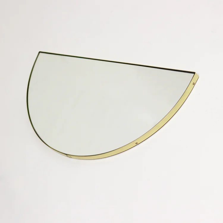 21-AP-Luna™+Mirror+with+Brass+Frame+5-Edit.webp