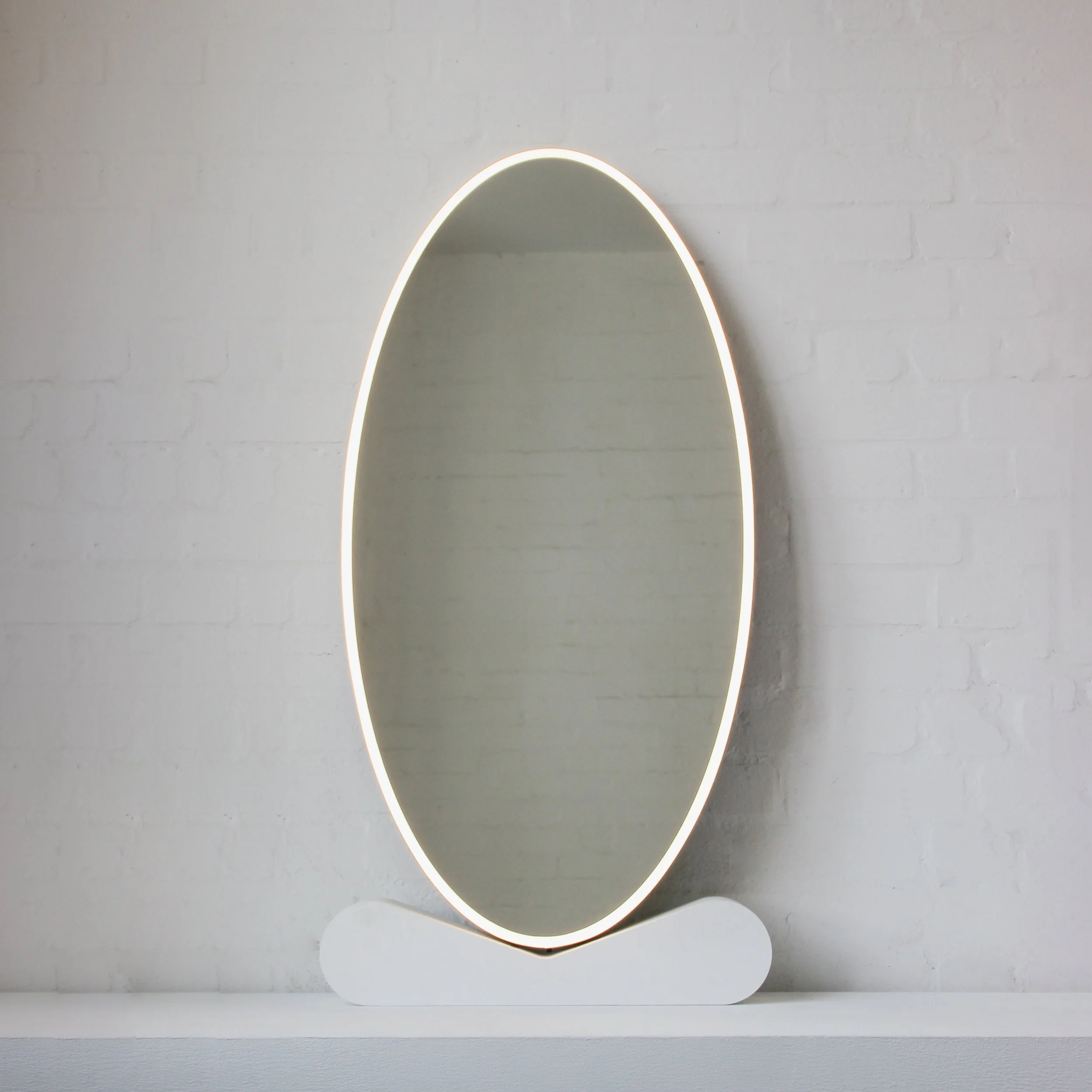 Alguacil_Perkoff_Mirrors_Ovalis_Illuminated_Brass_Frame-5 copy.jpg