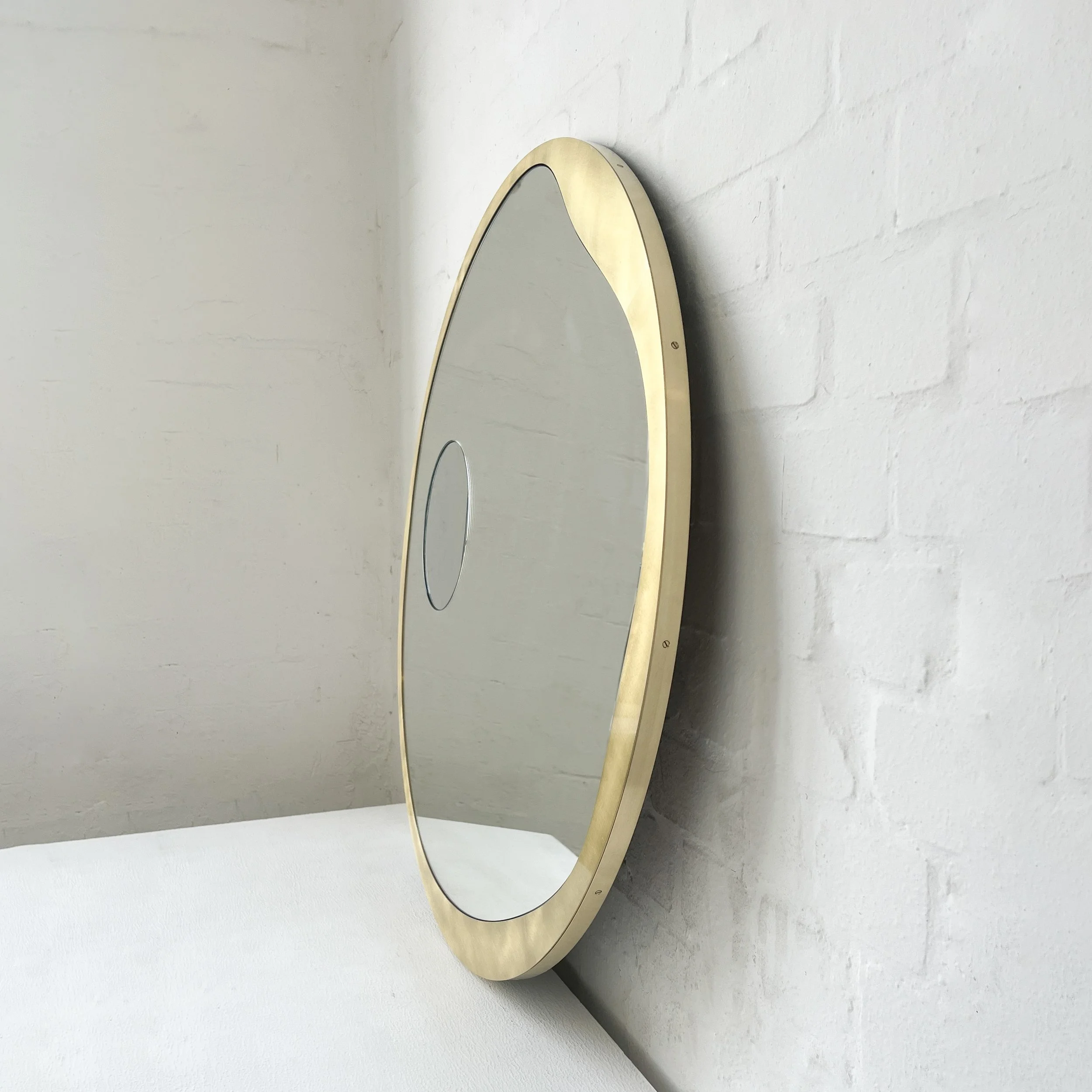 Alguacil_Perkoff_Special_Edition_Maginifying_Round_Mirror_Full_Brushed_Brass_Frame-16.jpg