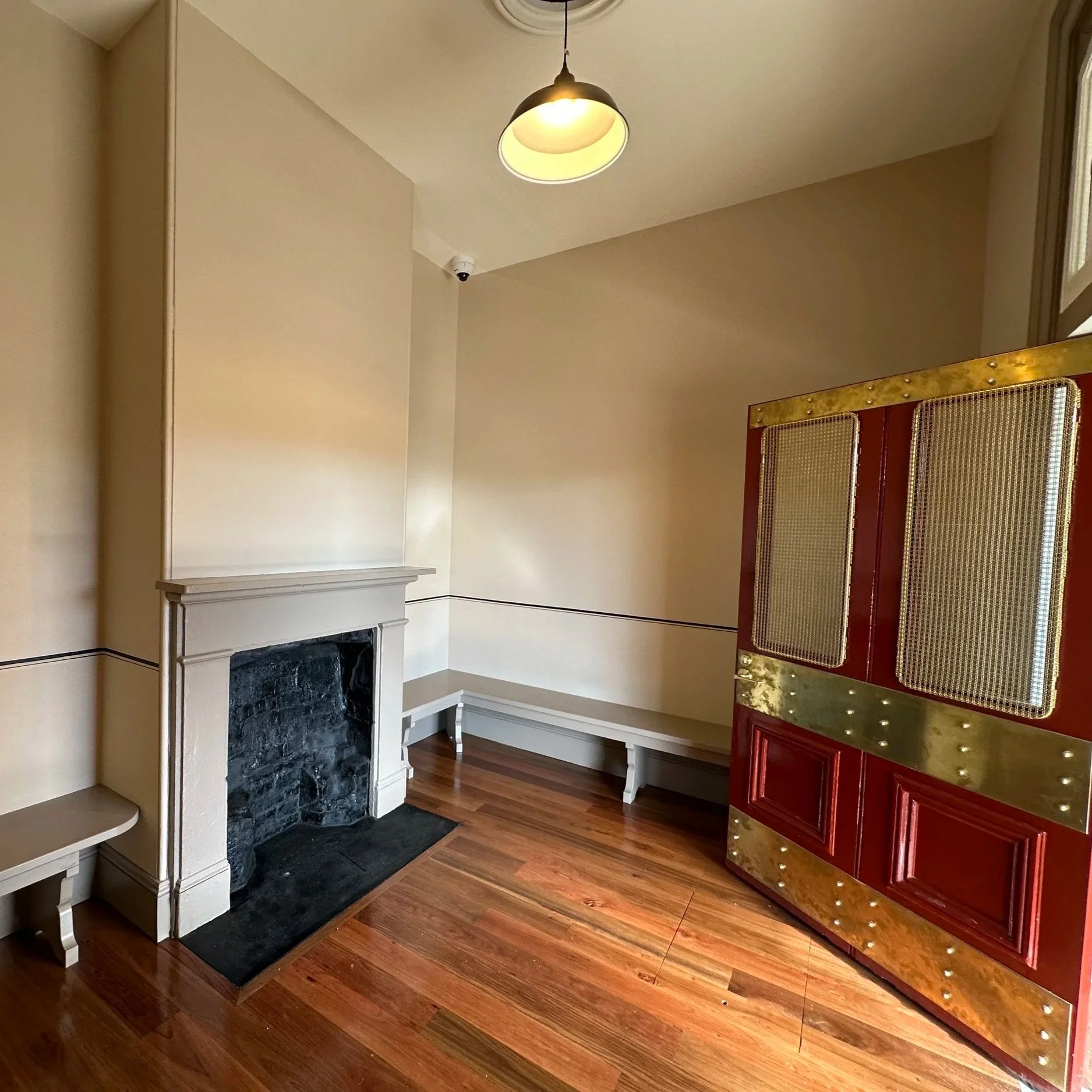 Restoration of the heritage Tarana train station waiting room.