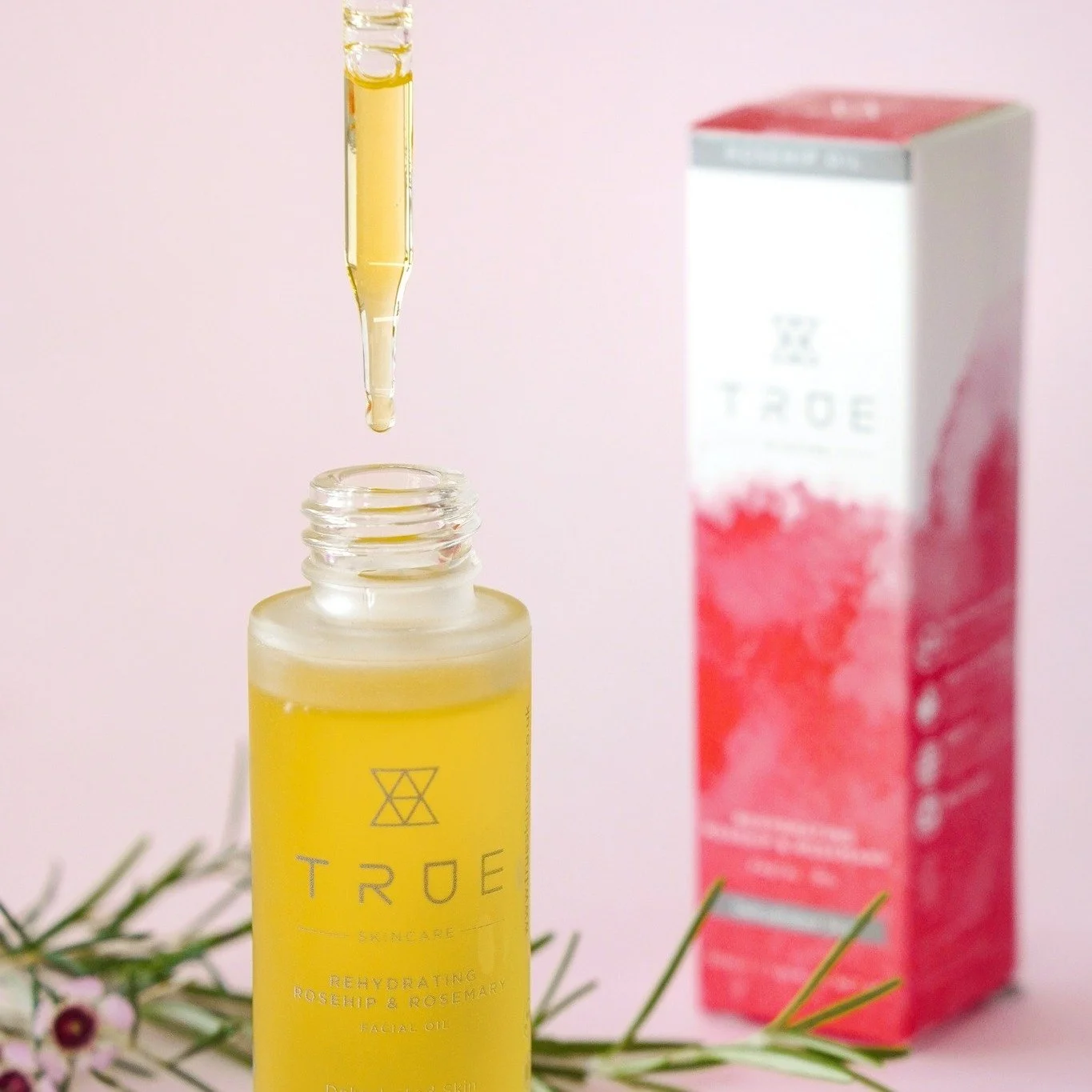 Let Rosehip do the talking.
 Packed with vitamins A and C, Rosehip oil helps brighten dull skin, even tone and improve elasticity. It&rsquo;s one of nature&rsquo;s quiet powerhouses &mdash; and a hero ingredient across True&rsquo;s most-loved formula