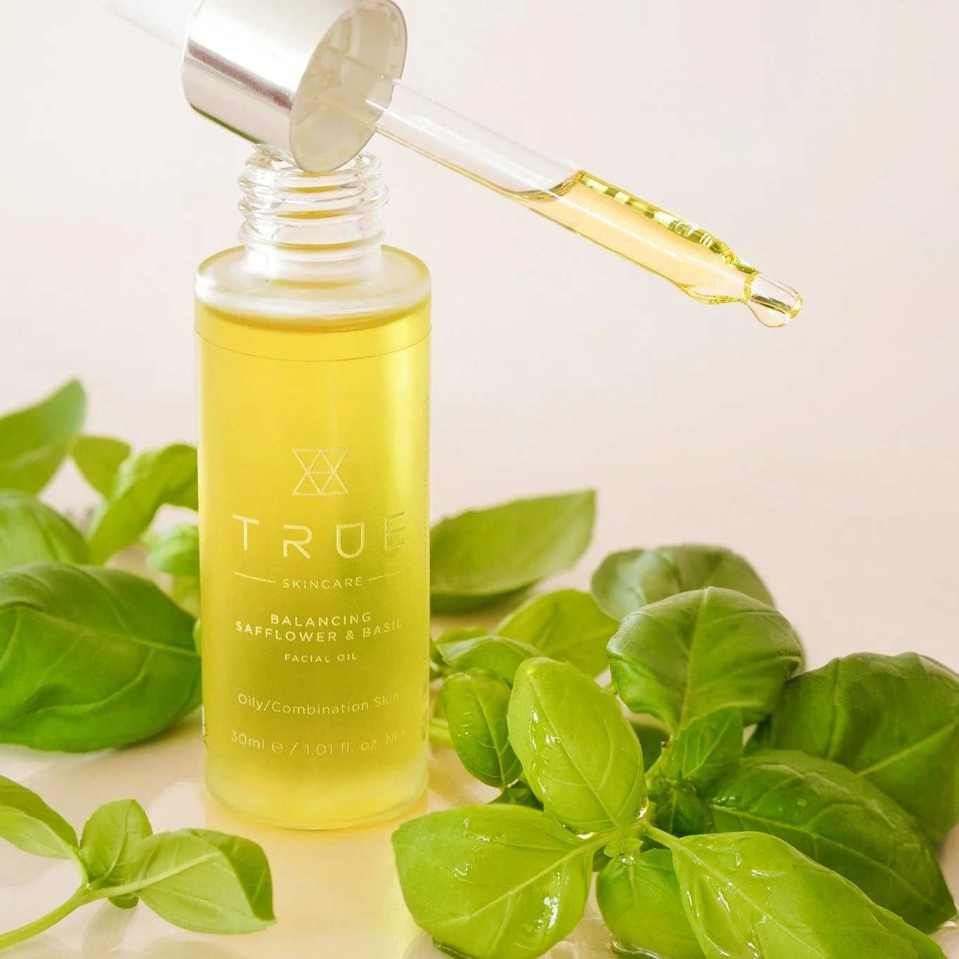No rush... just you your skin  and a few drops of True...

#TrueSkincare #NaturalBeauty #WaterlessSkincare #VeganBeauty #faceoil ##FaceOilForGlowingSkin