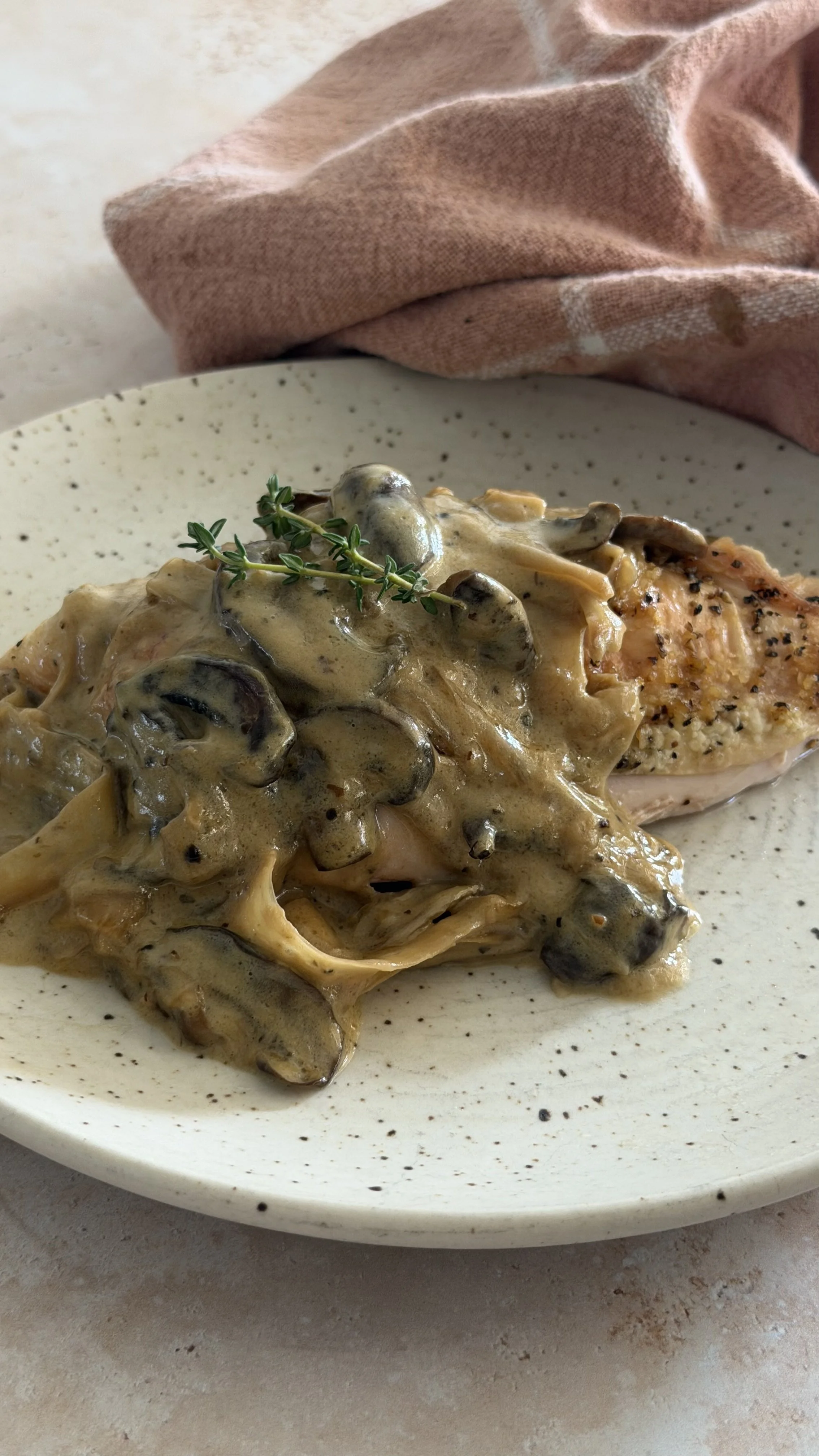 One-Pot Mushroom Chicken Au Poivre