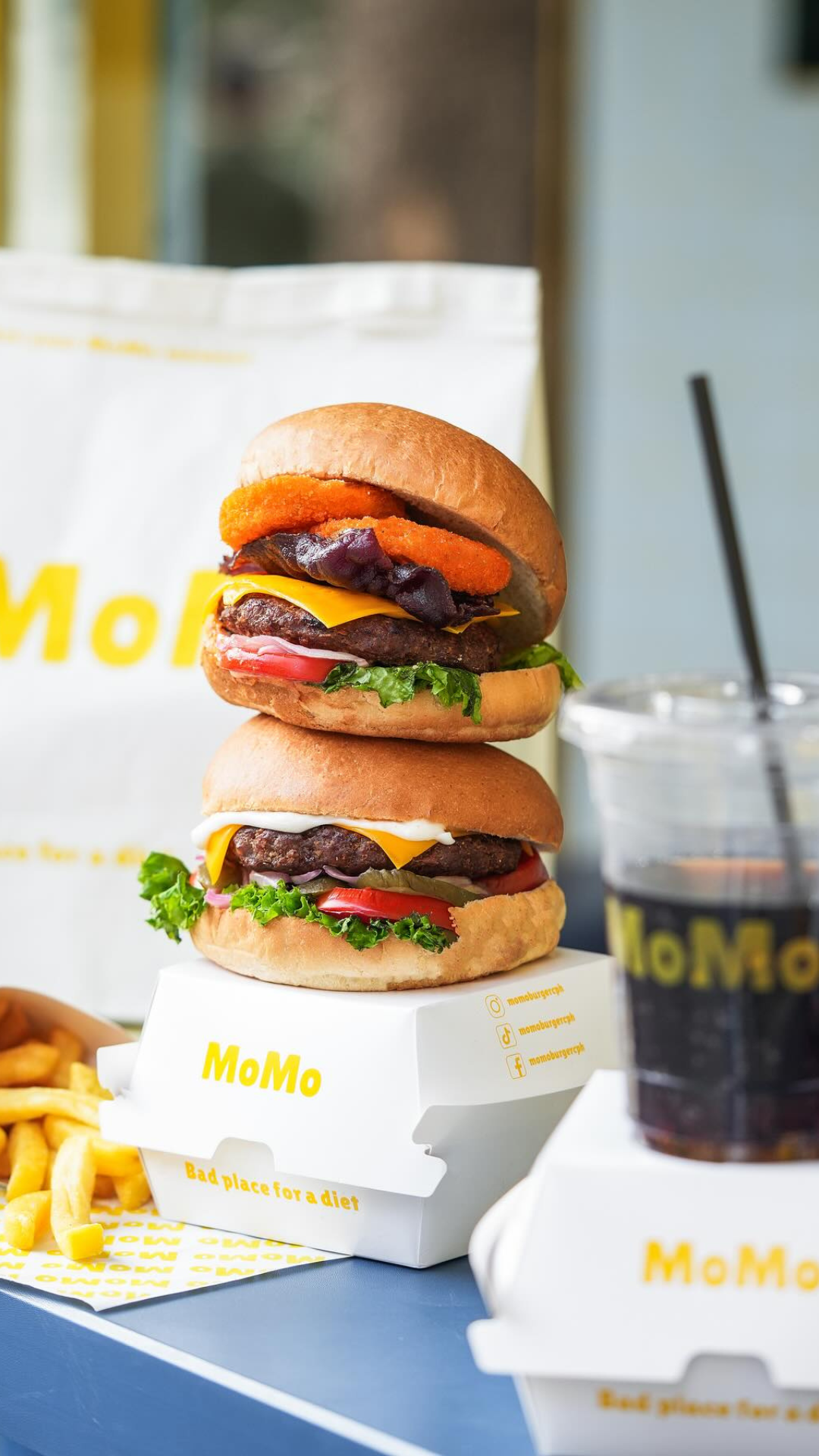 momo burger home page