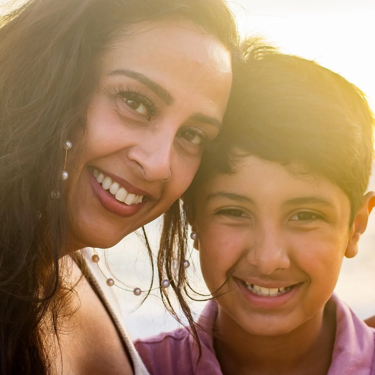 Magic is in the air as the sun sets on the beach in Cabo San Lucas. Don&rsquo;t miss your chance to capture these golden moments! 💛