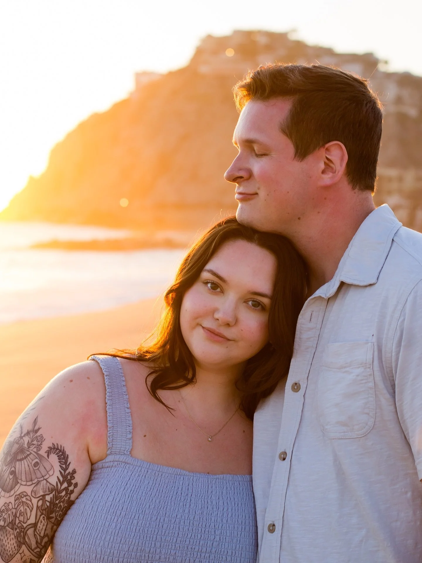 Want the most romantic, stunning photos you&rsquo;ll ever get? Don&rsquo;t miss your opportunity to take home the best souvenir&mdash;Cabo&rsquo;s golden hour with the people you love 💛🧡
