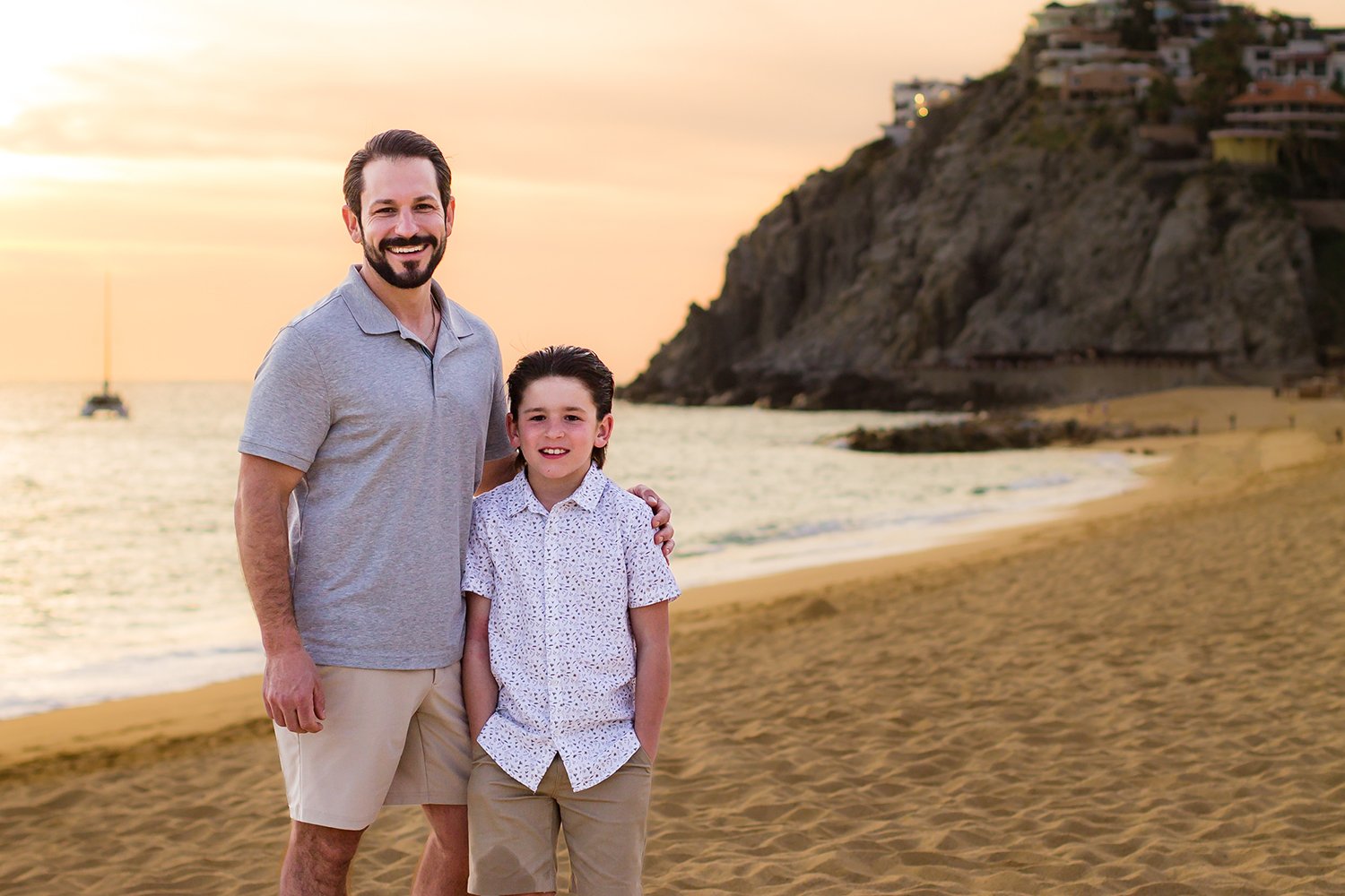 cabo-family-photographer-father-son-beach.jpg