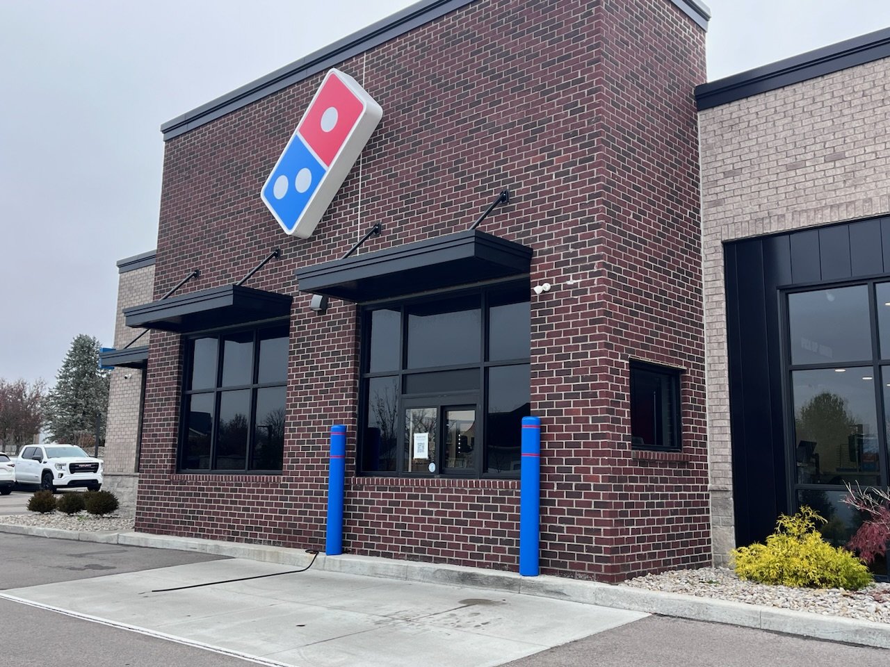 Hanger Rod Canopy with Crown Molding