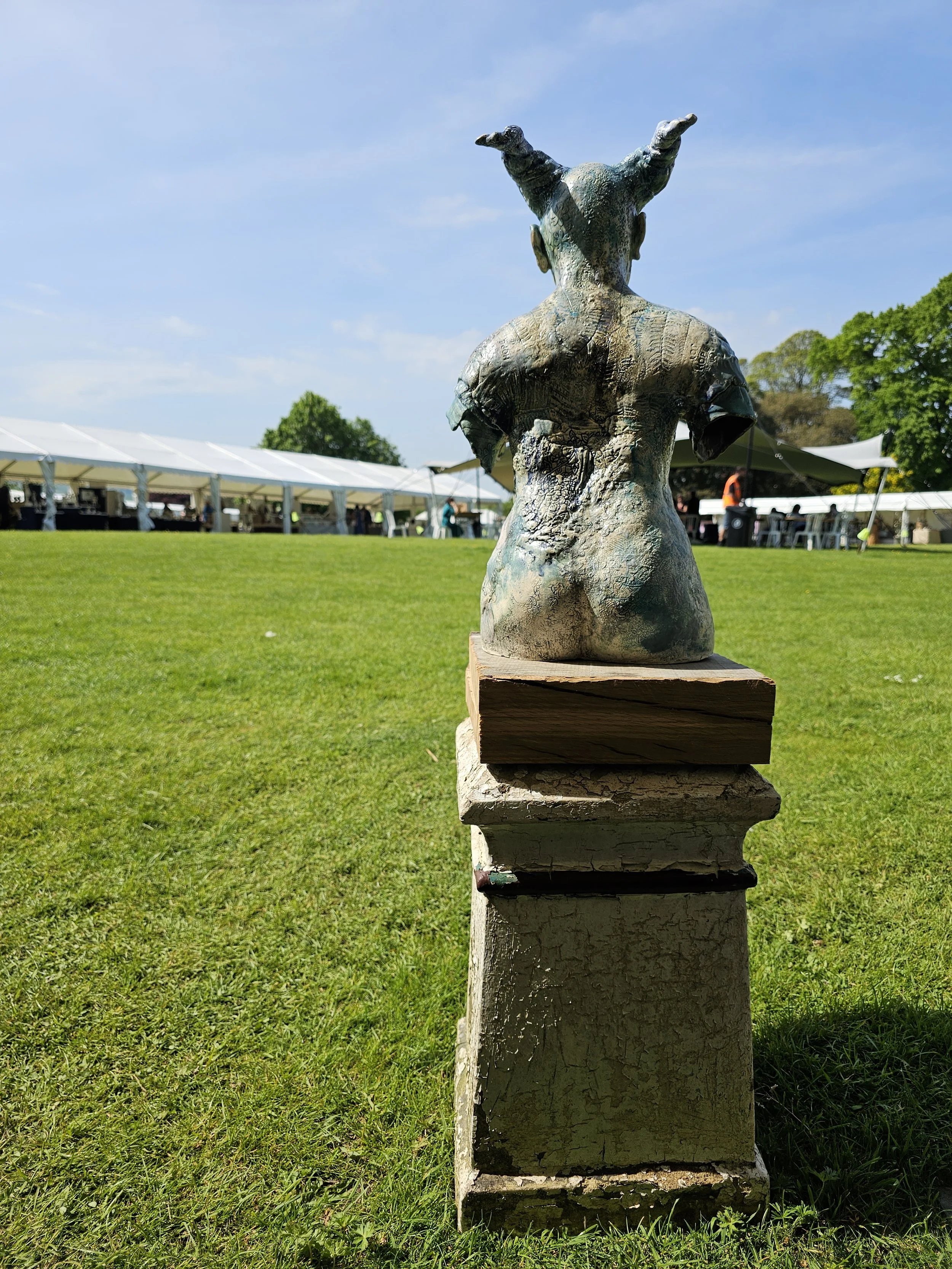 rise scuture on a plinth.jpg