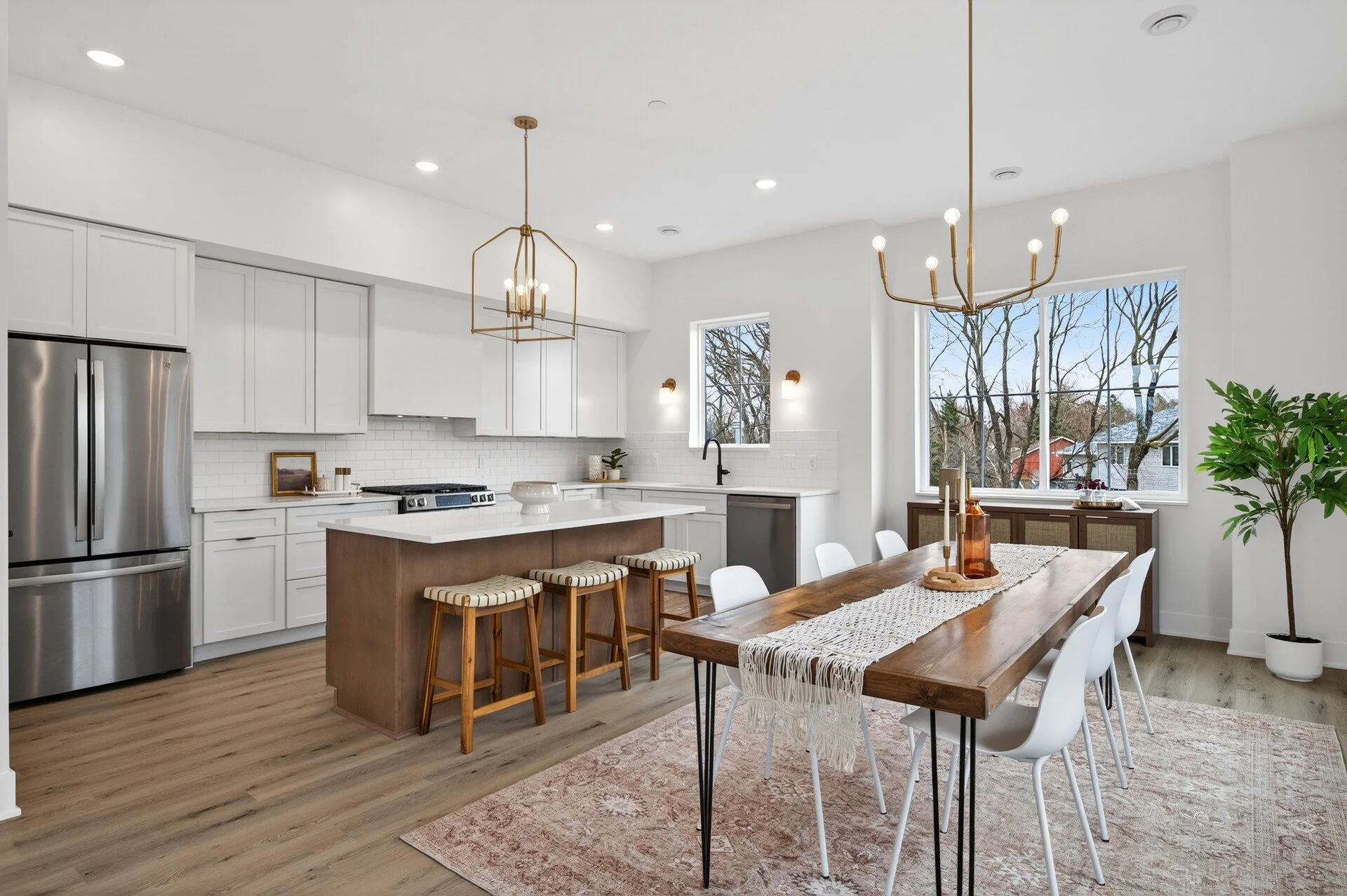 11_2501_Jansen_Ave11_mls.jpg