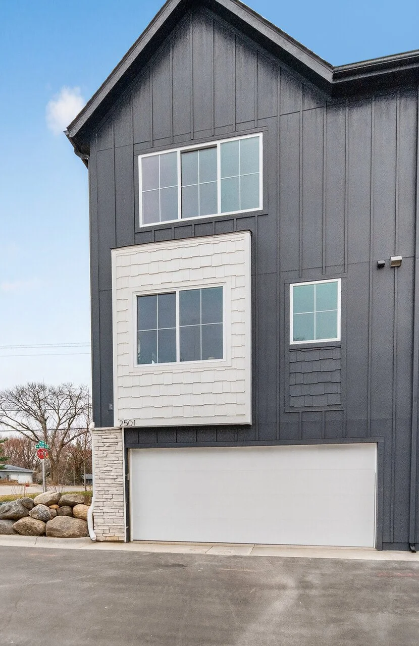 43_2501_Jansen_Ave43_mls.jpg