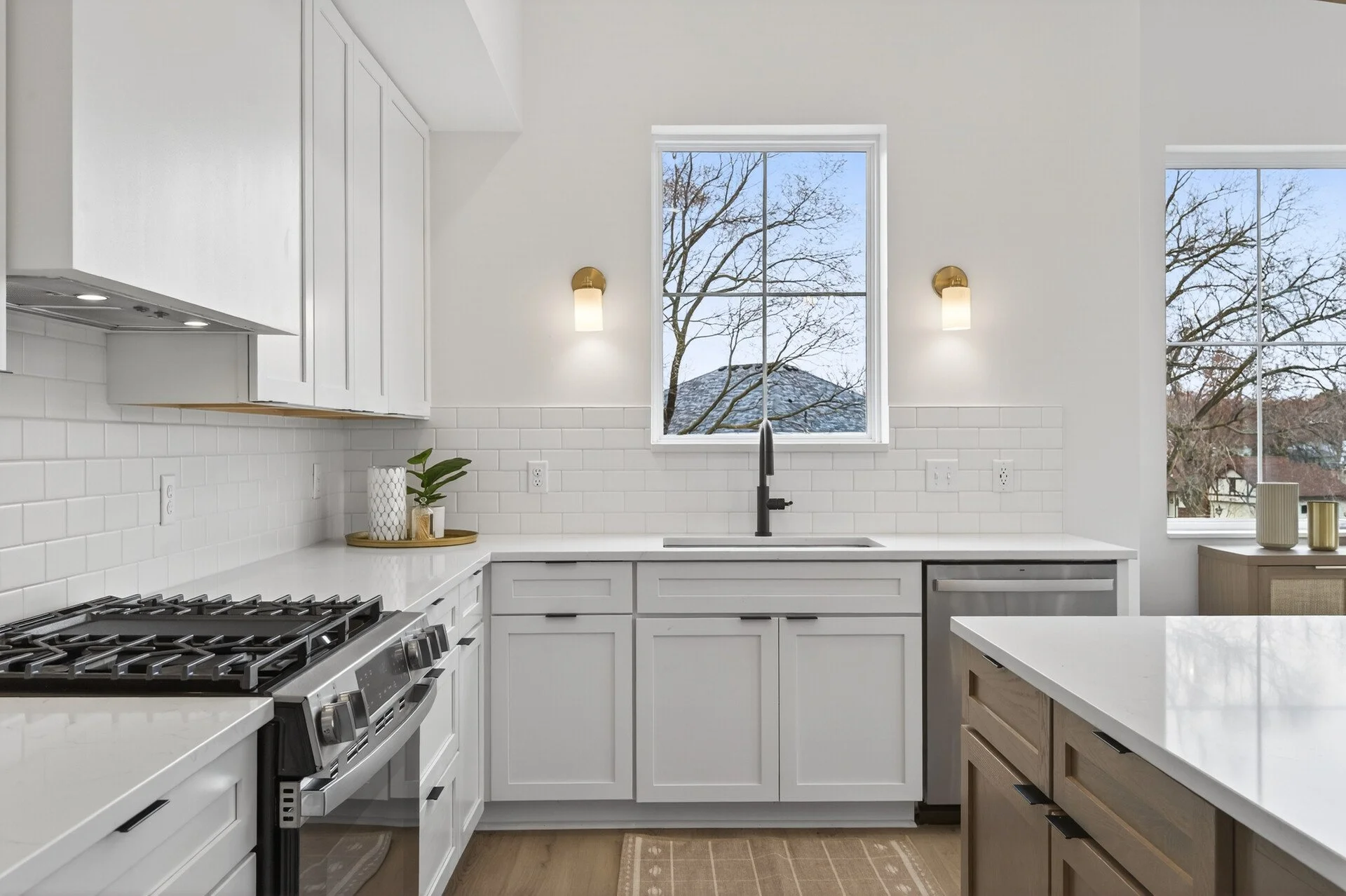 15_2501_Jansen_Ave15_mls.jpg