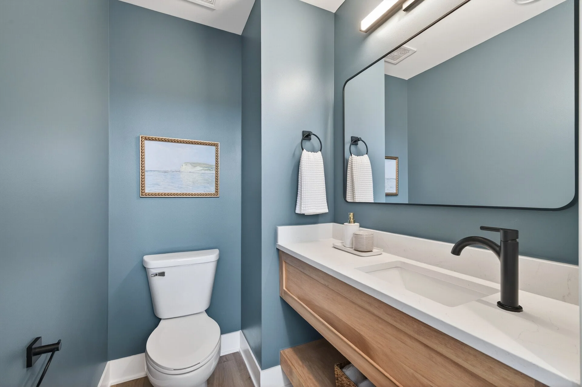 22_2501_Jansen_Ave22_mls.jpg