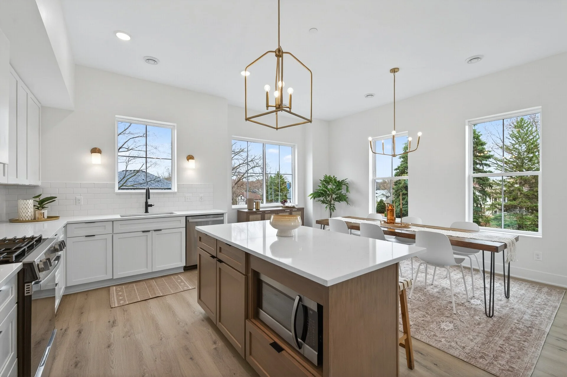 16_2501_Jansen_Ave16_mls.jpg