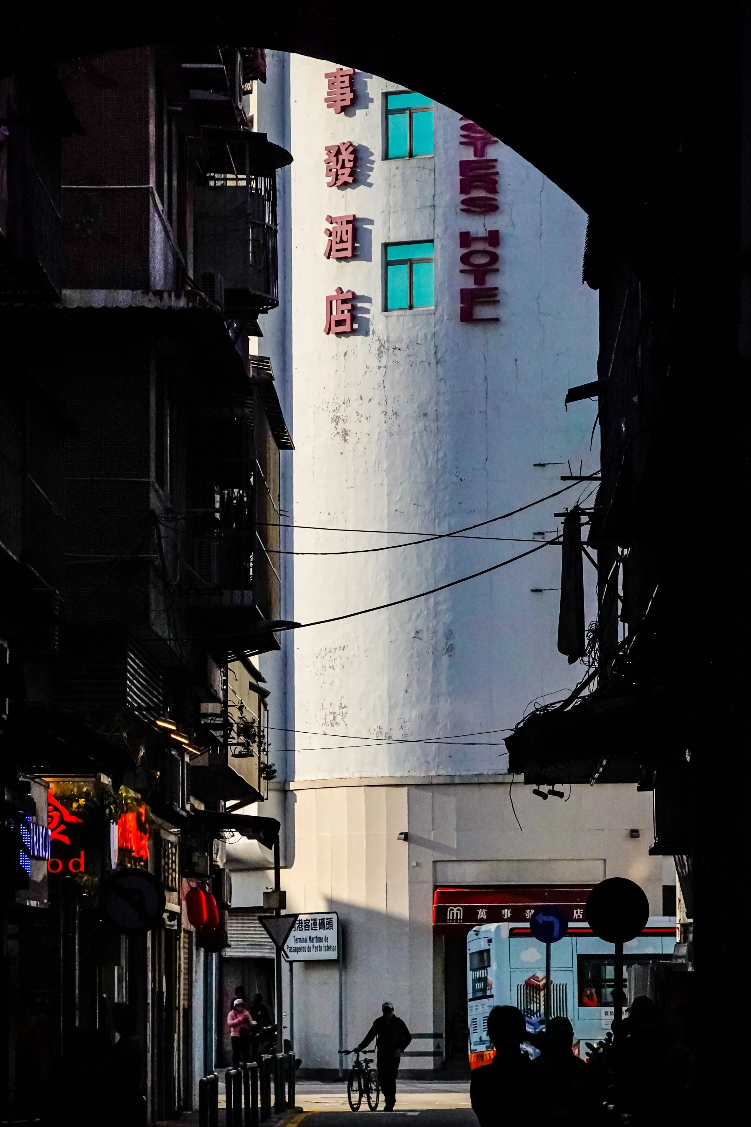 _RX71026.jpg