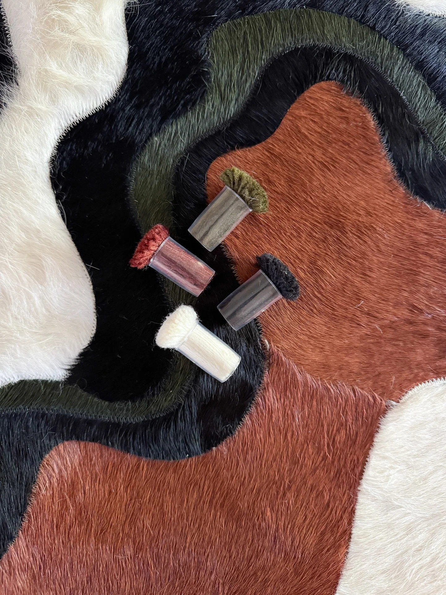 Drawn to a sample but want a different color scheme? Why not ✨

A custom hide rug is a statement of sophistication tailored to your aesthetic, your space, and your signature style. From soft neutrals to striking contrasts, every detail is refined wit