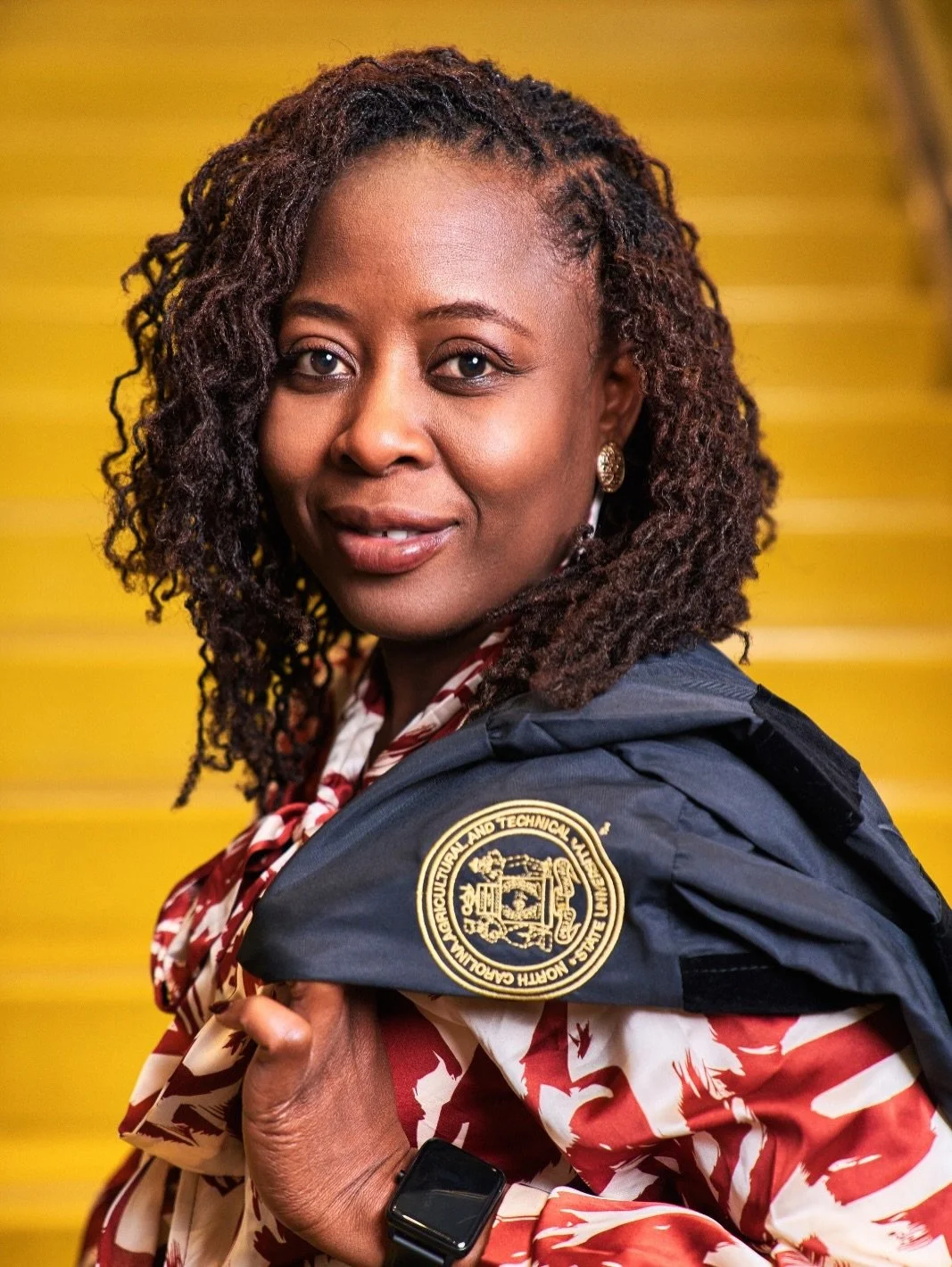 Congratulations to my incredible client on the completion of her PhD! 🎓✨

As your Sisterlocks consultant, it&rsquo;s a joy to not only care for your hair journey but to celebrate your life milestones as well. Cheers to this remarkable accomplishment