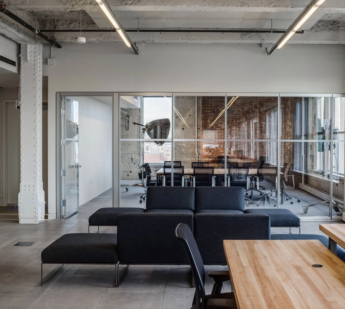 First_Look_Media_Refine_Double-Glazed_Unitized_Clear_Anodized_4.jpeg