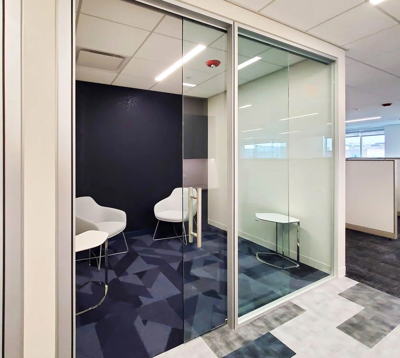 Lakeshore_Recycling_Systems_Quantum_Single_Butt-Glazed_Clear_Anodized_1.jpeg