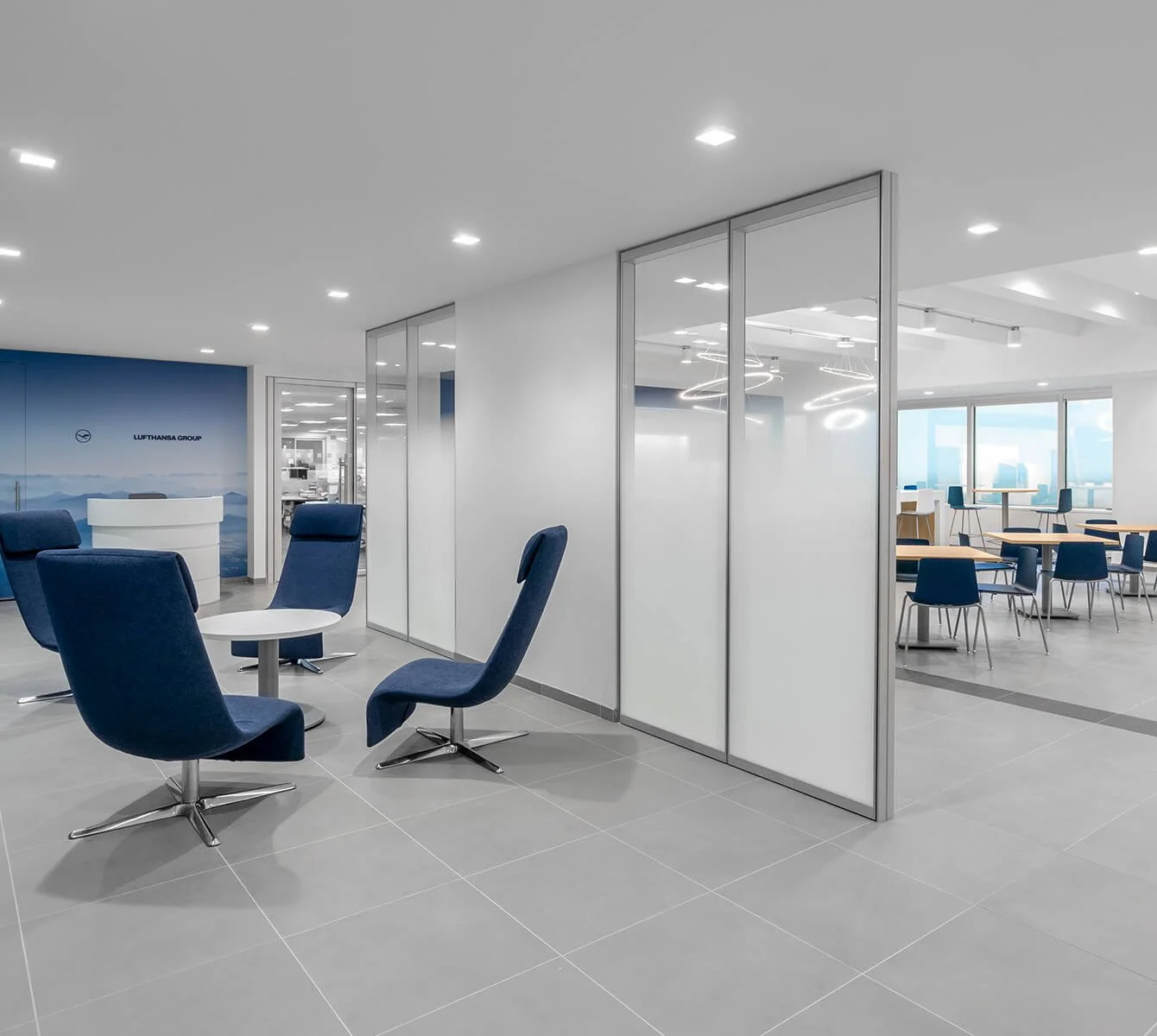 Lufthansa_Refine_Double-Glazed_Unitized_Clear_Anodized_2.jpeg