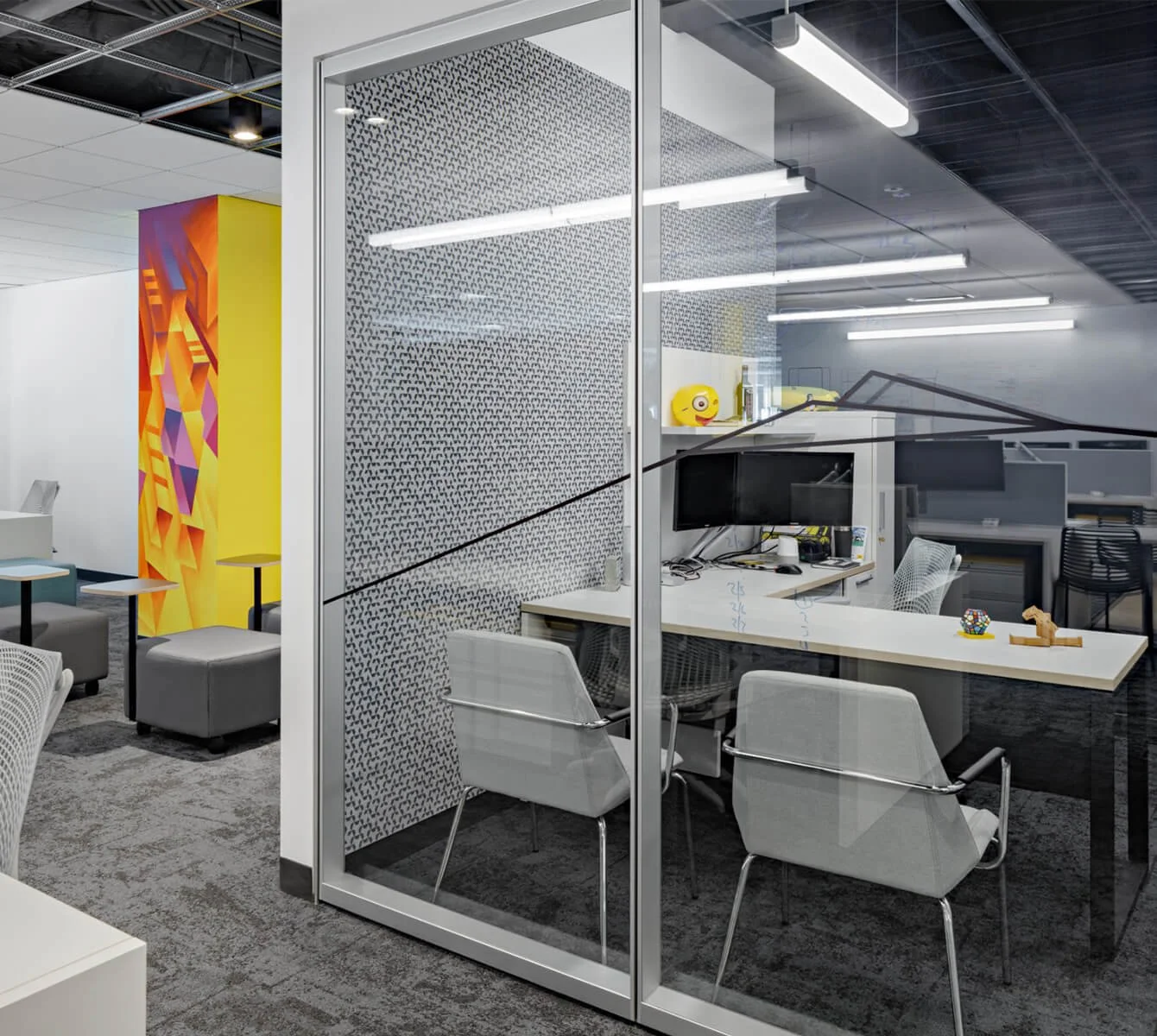 Sisense_Refine_Double-Glazed_Unitized_Clear_Anodized_1.jpeg