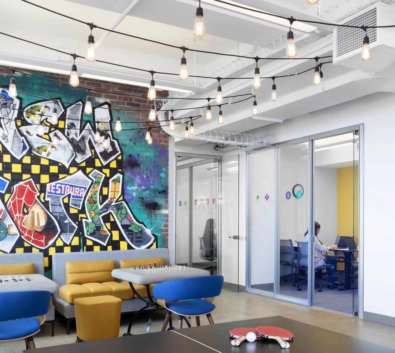 Expedia_Group_Refine_Single-Glazed_Unitized_Clear_Anodized_1.jpeg