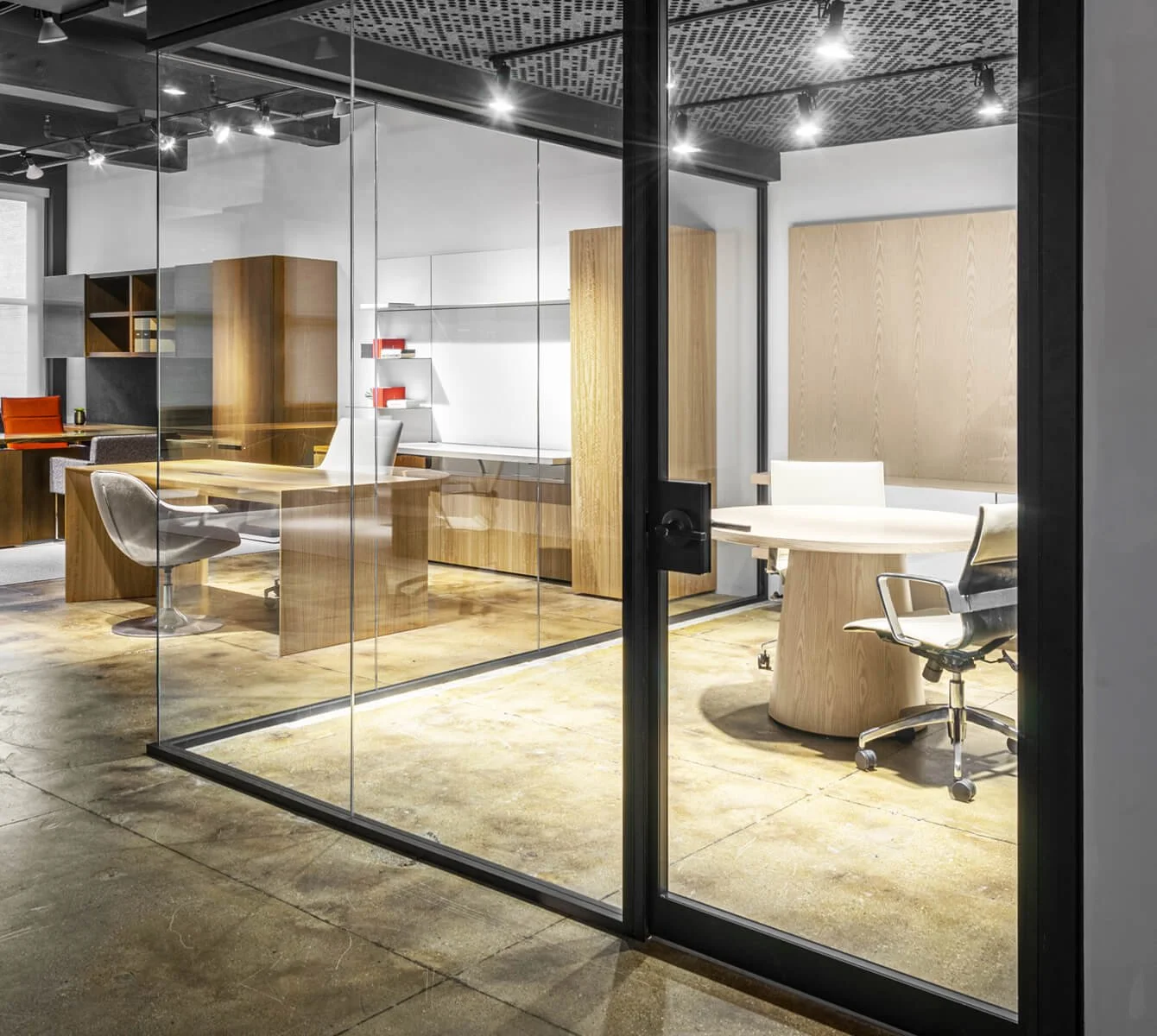 INFINIUM_Showroom_Quantum_Single_Butt-Glazed_Black_1.jpeg