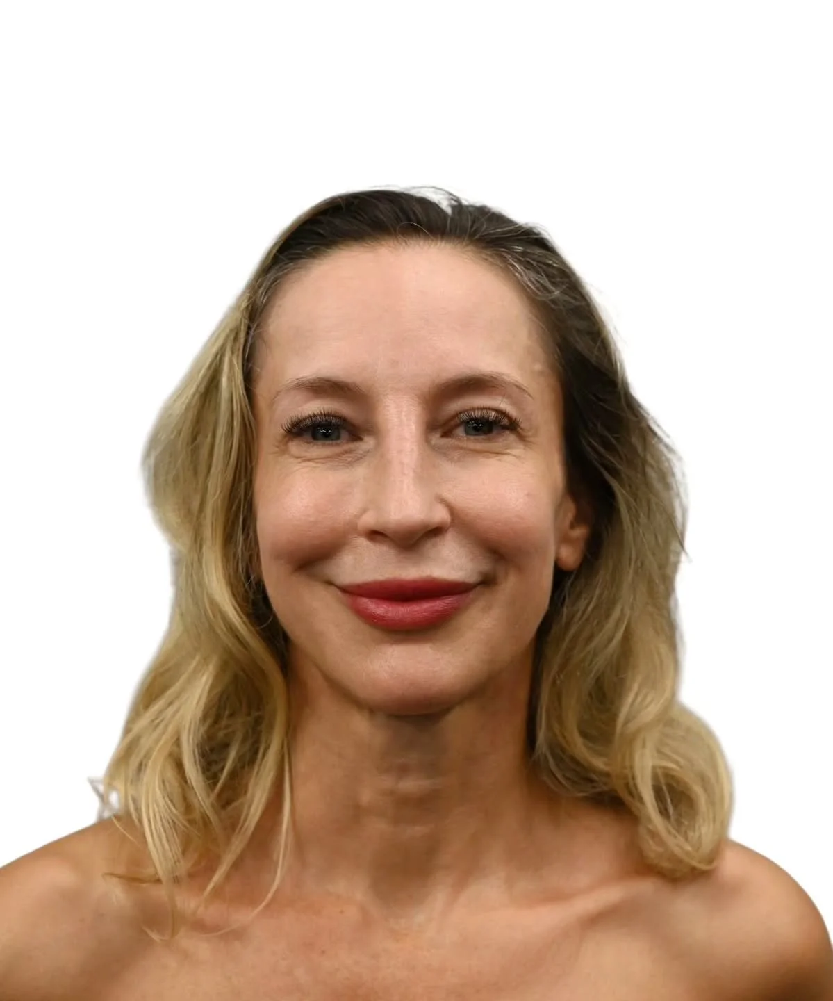 This is Camelia Ureche @camelia_ureche_ 
15 yrs ago,she came to the US, with a Bachelor&rsquo;s degree in journalism , and she became the correspondent of CNN Romania -Antena 3 in USA. She traveled to Kosovo and Guantanamo Bay, and she was one of the