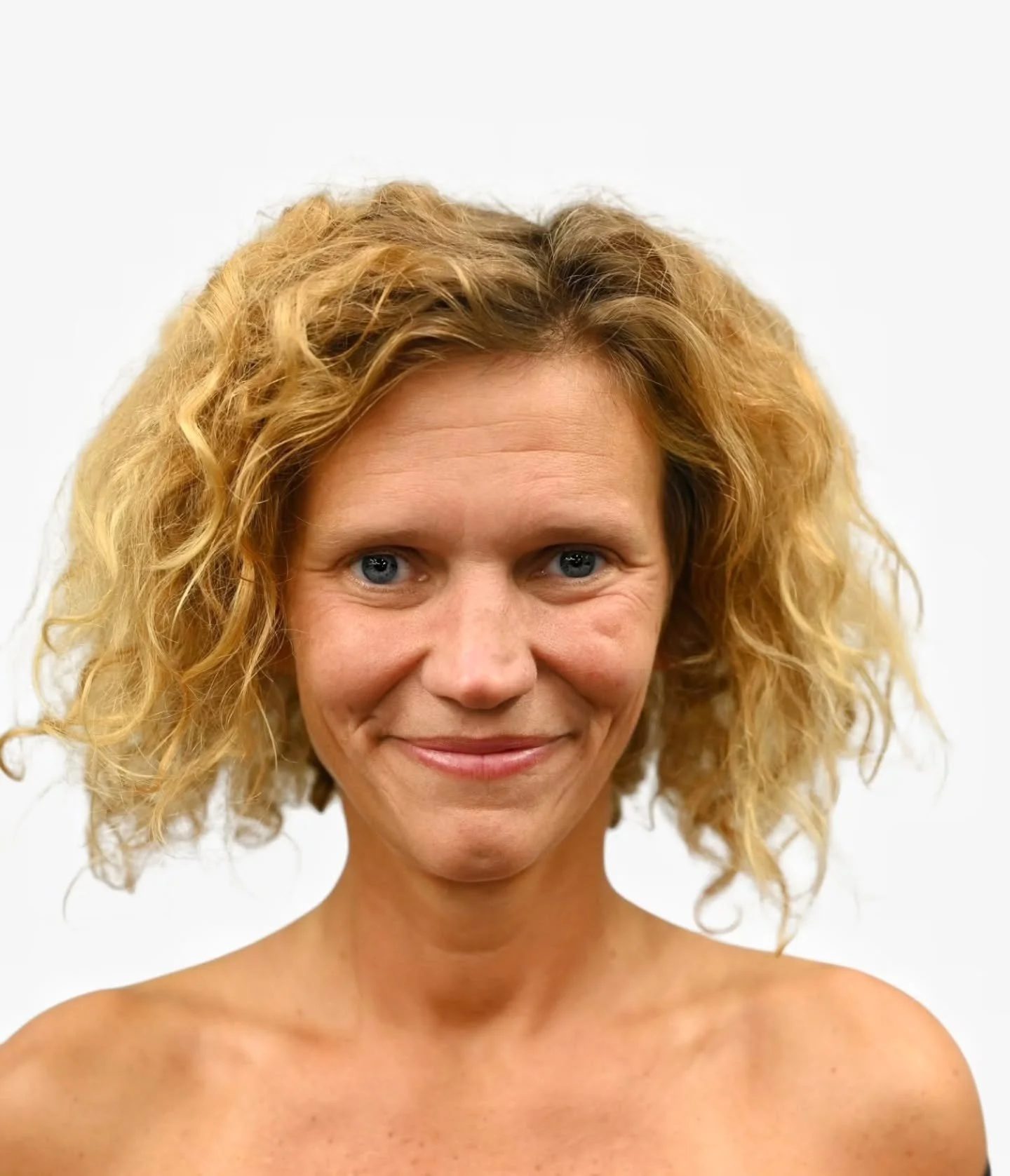 This is Erica Fairfull @EricaFairfull.&nbsp;
Erica started jiu-jitsu in 2021. For years, her husband, Brian and twins, Ryder and Miles had been training at @Socabjj, but though they never pressured her, she often felt left out. Already into yoga, she
