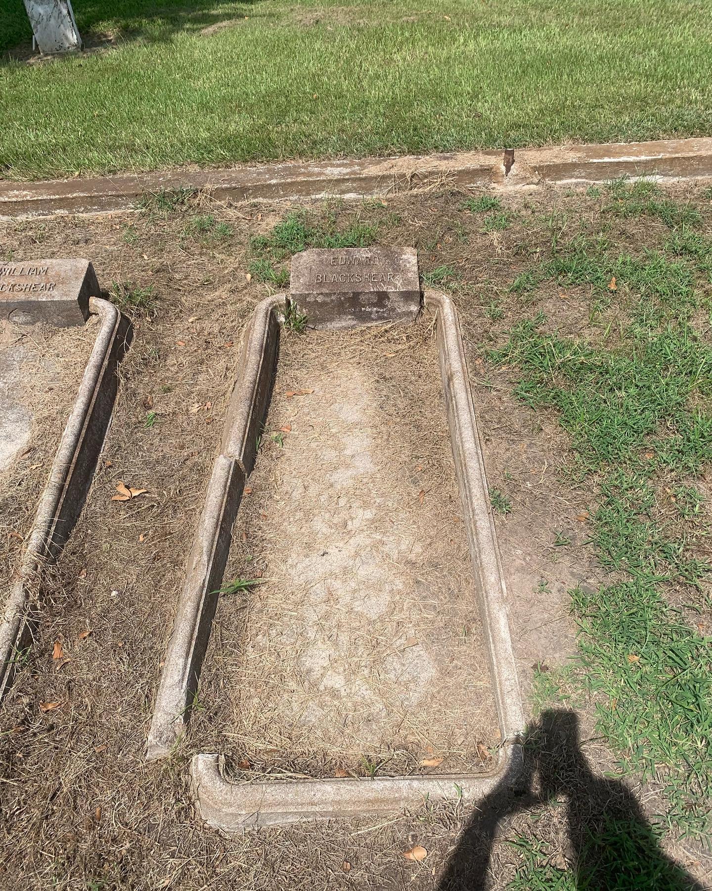 HBCU Series✨ This is a university I&rsquo;ve been excited to feature for a while! I finally made time to visit several cemeteries in Waller County, Texas. Specifically, the cemeteries at Prairie View A&amp;M University (PVAMU) in Prairie View, Texas.