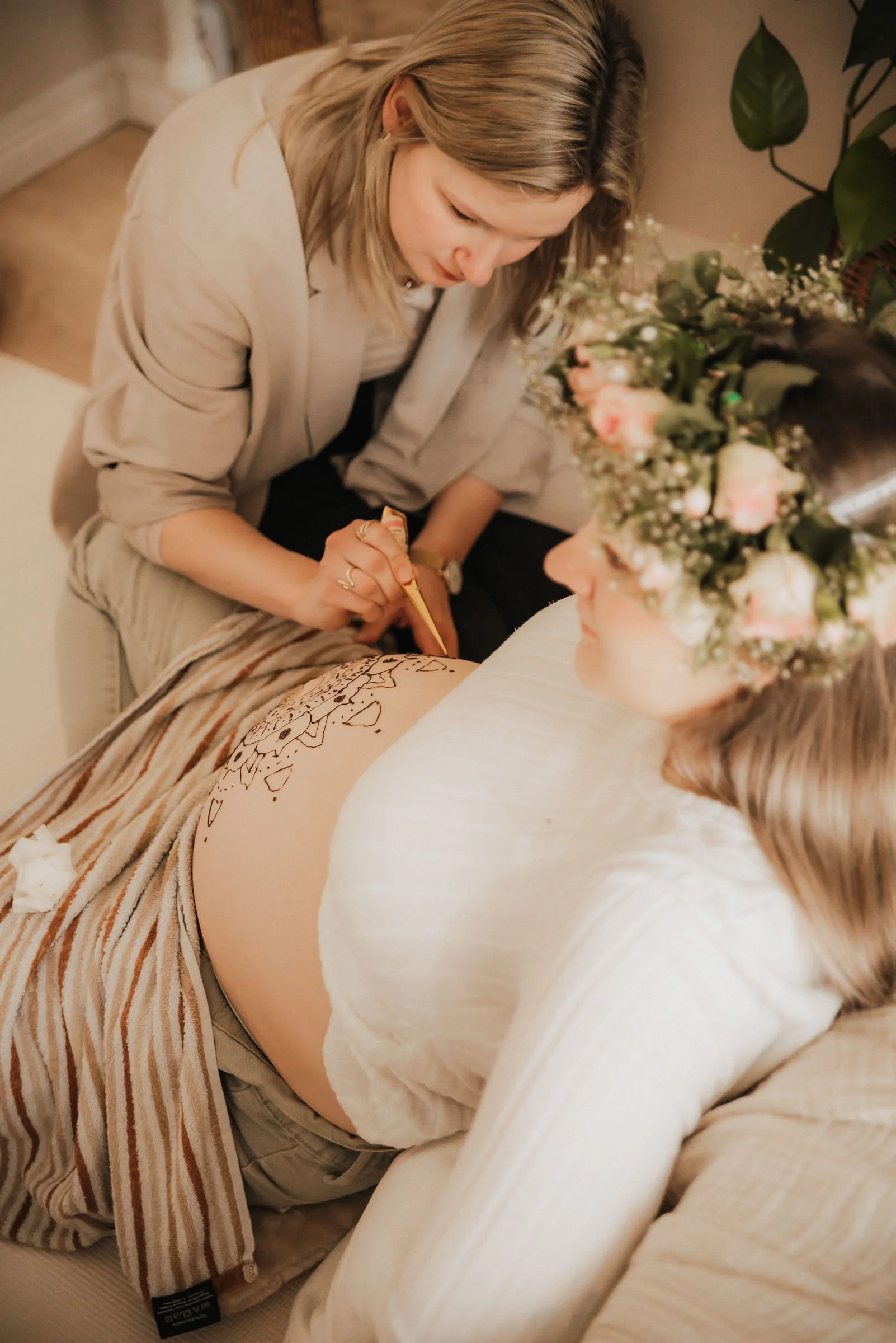 Motherblessing Monique Hoth Bauchbemalung Demmin.jpg