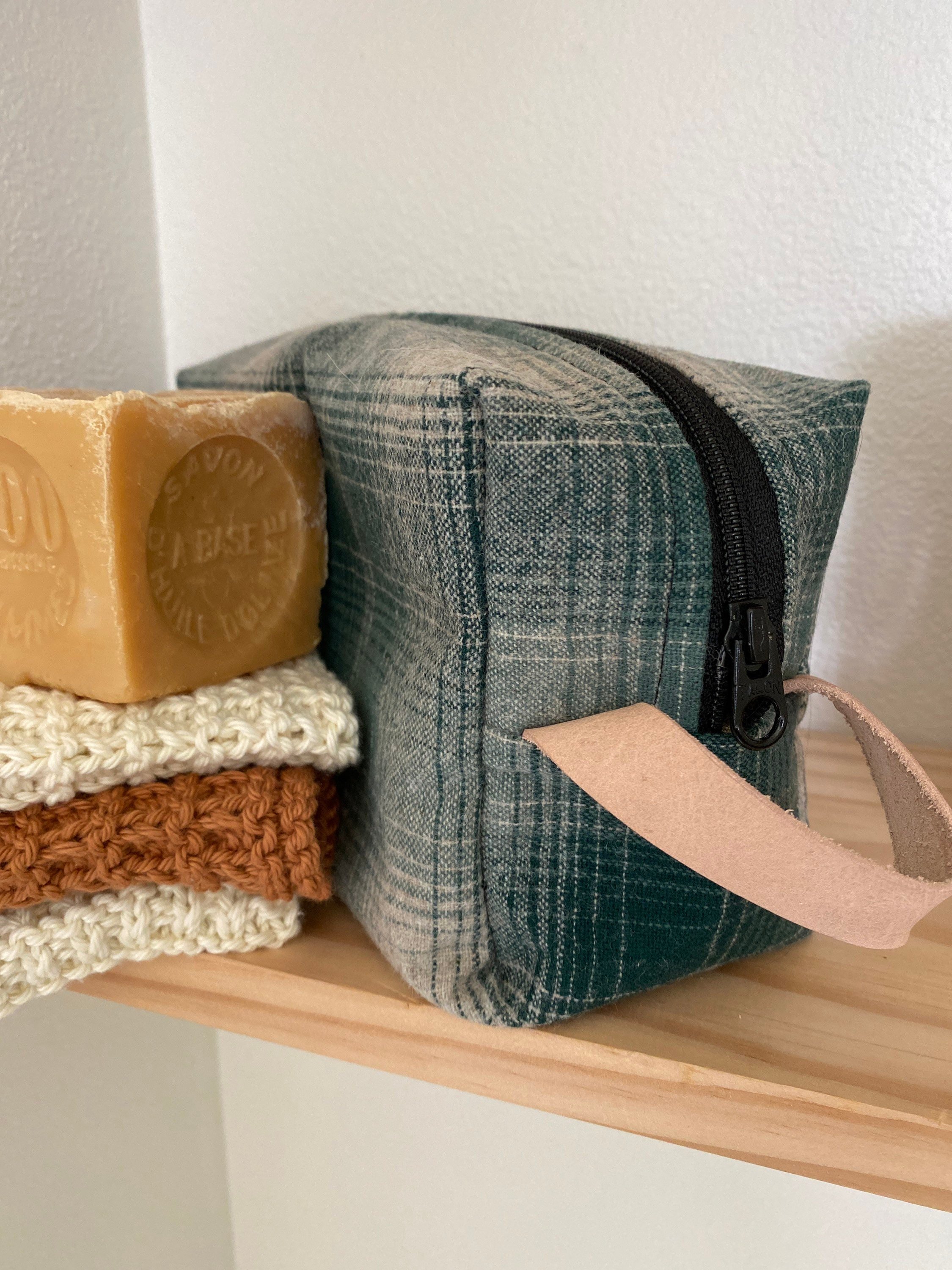 https://i.etsystatic.com/7192141/r/il/982ca0/2782601676/il_fullxfull.2782601676_gert.jpg