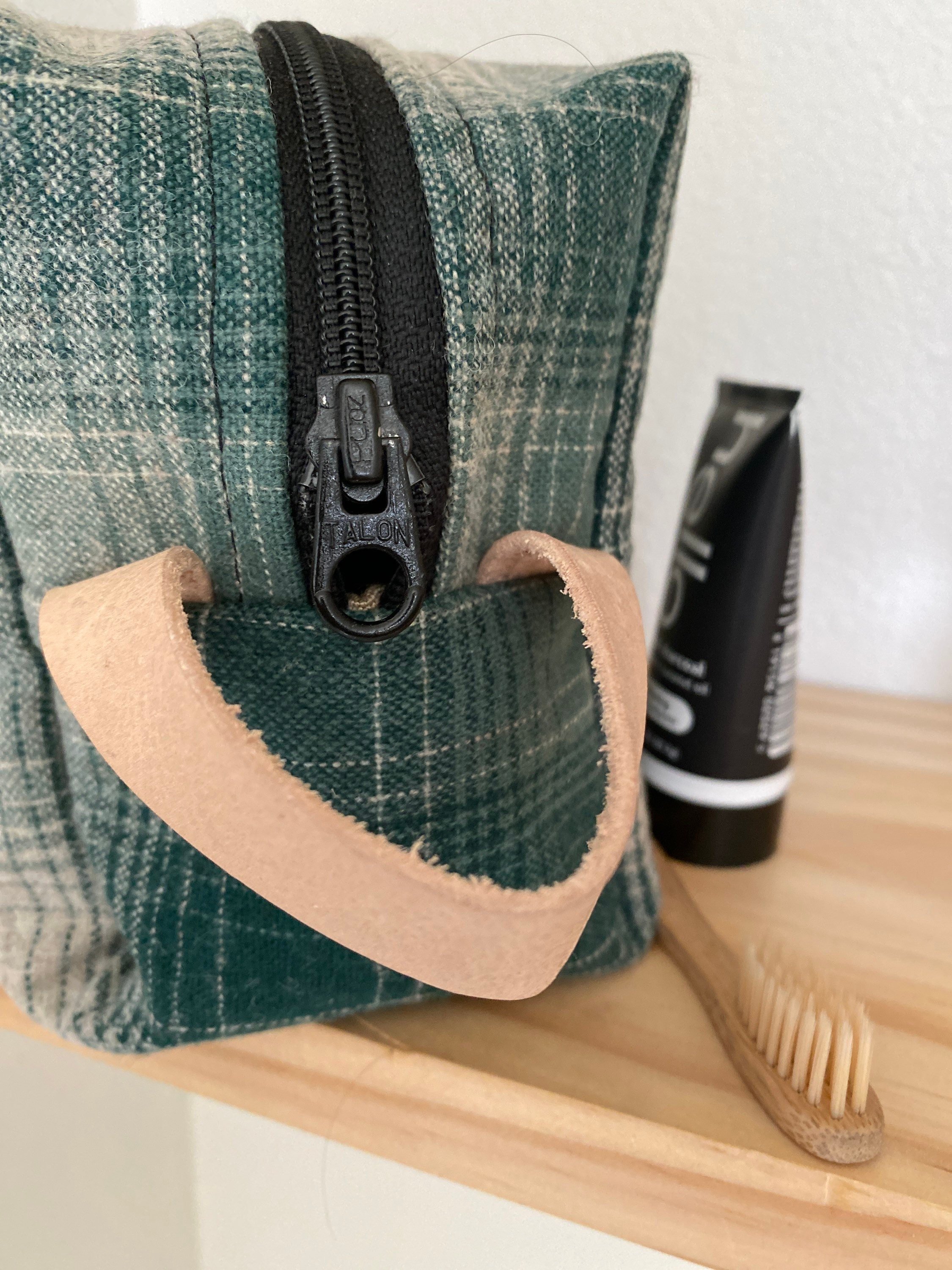 https://i.etsystatic.com/7192141/r/il/763a86/2830278935/il_fullxfull.2830278935_t0ow.jpg