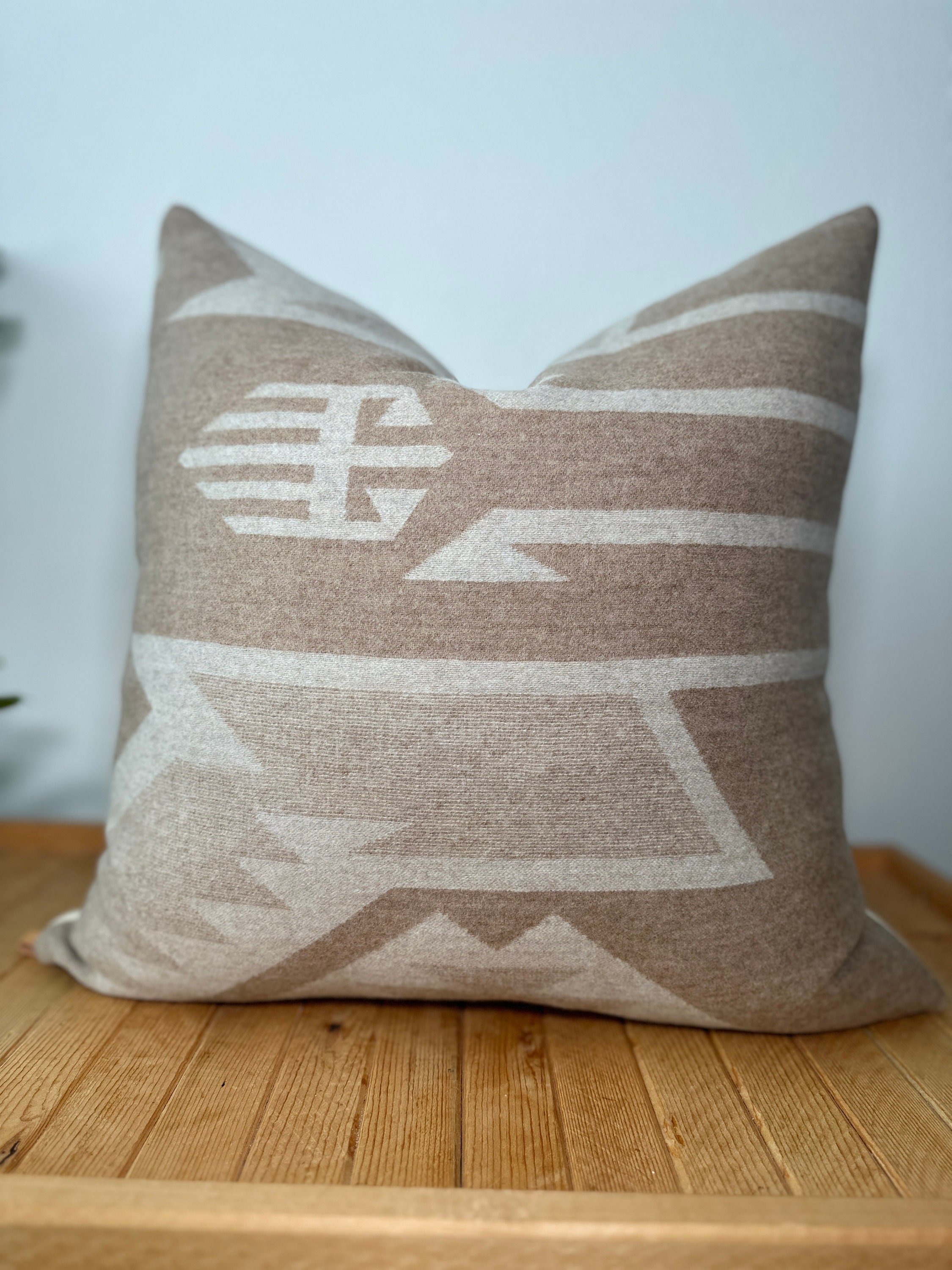 https://i.etsystatic.com/7192141/r/il/e8d393/5846661249/il_fullxfull.5846661249_3rf7.jpg