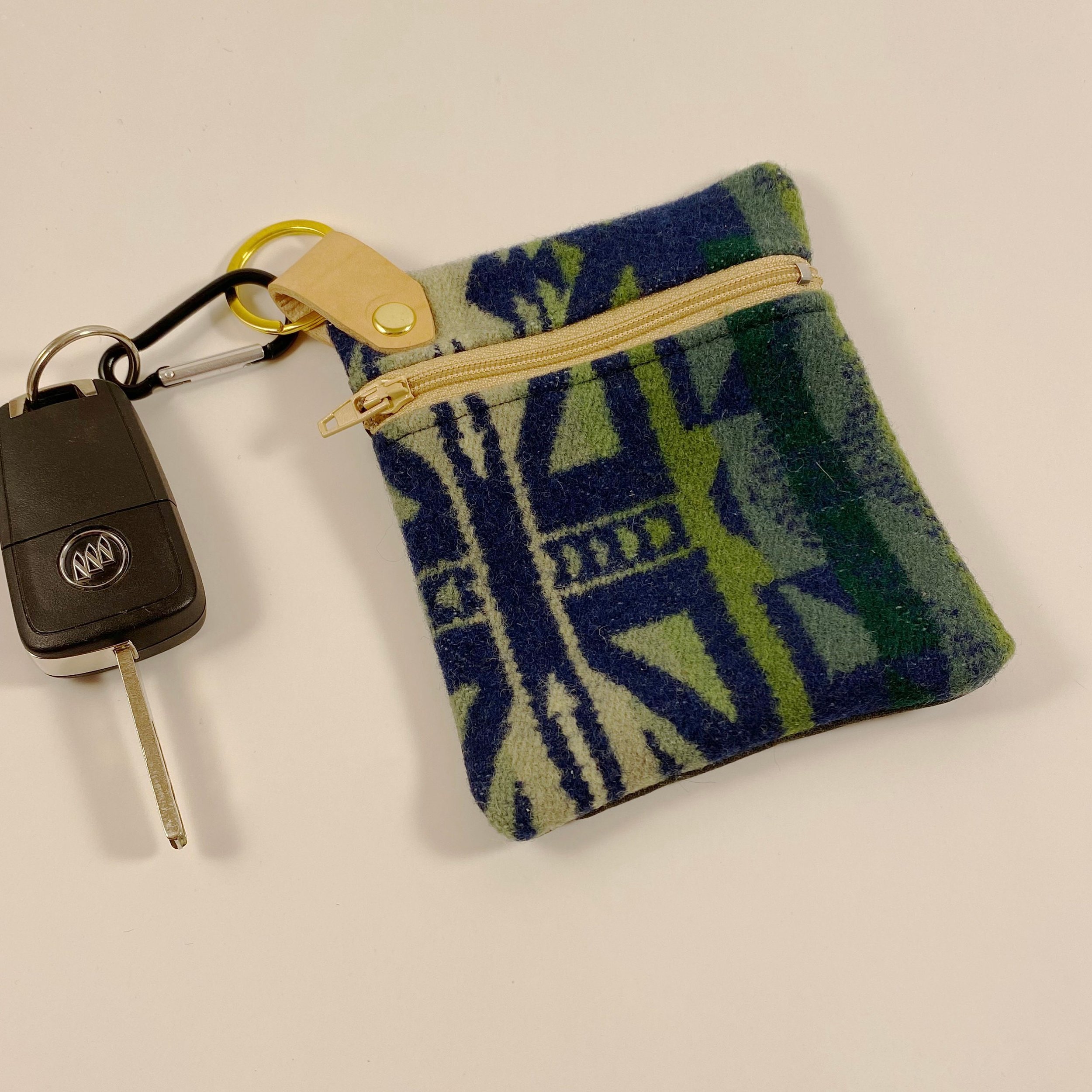 https://i.etsystatic.com/7192141/r/il/e7f5d9/3198407405/il_fullxfull.3198407405_8x66.jpg