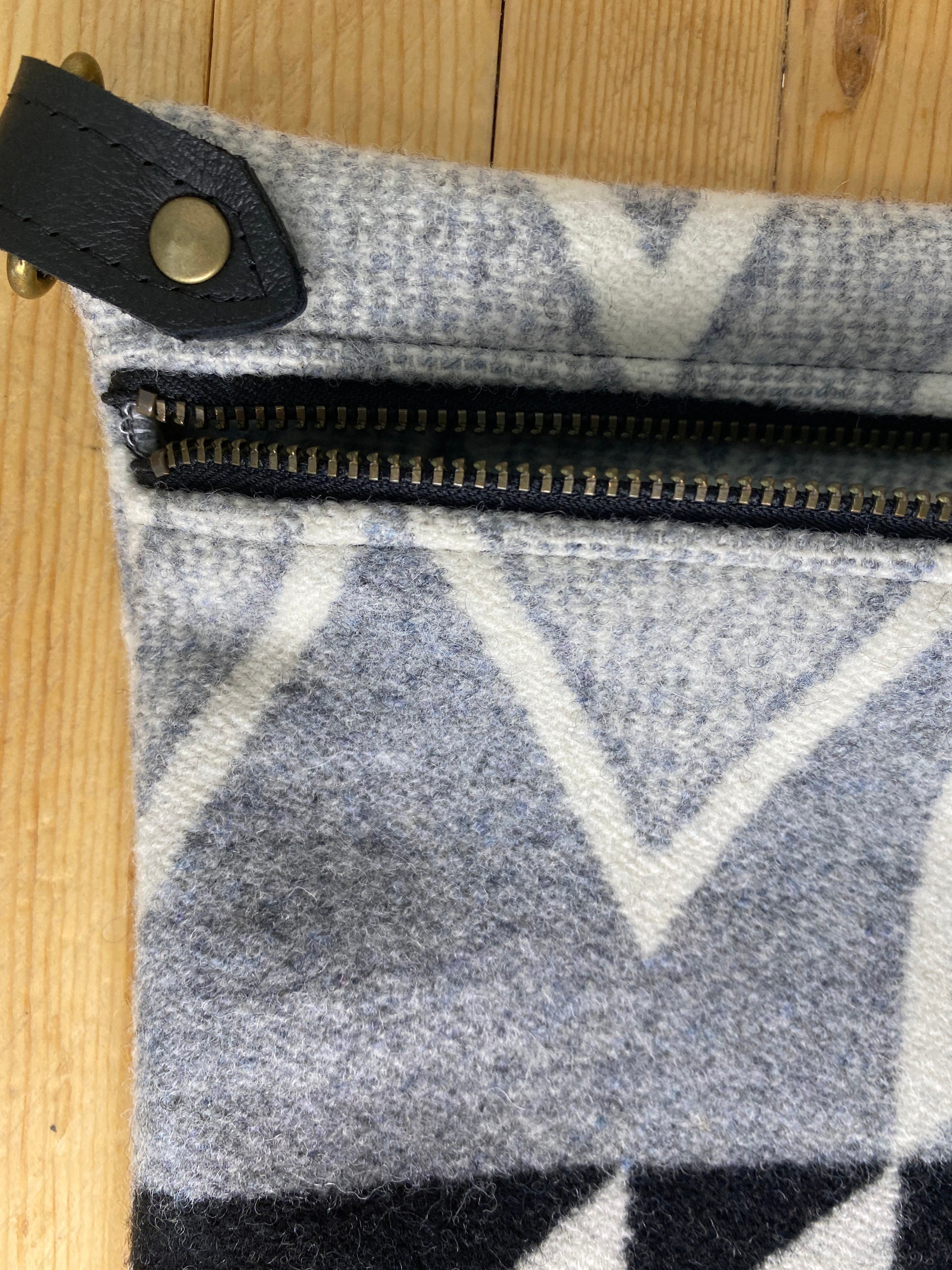 https://i.etsystatic.com/7192141/r/il/1fc618/3993489828/il_fullxfull.3993489828_hlwj.jpg