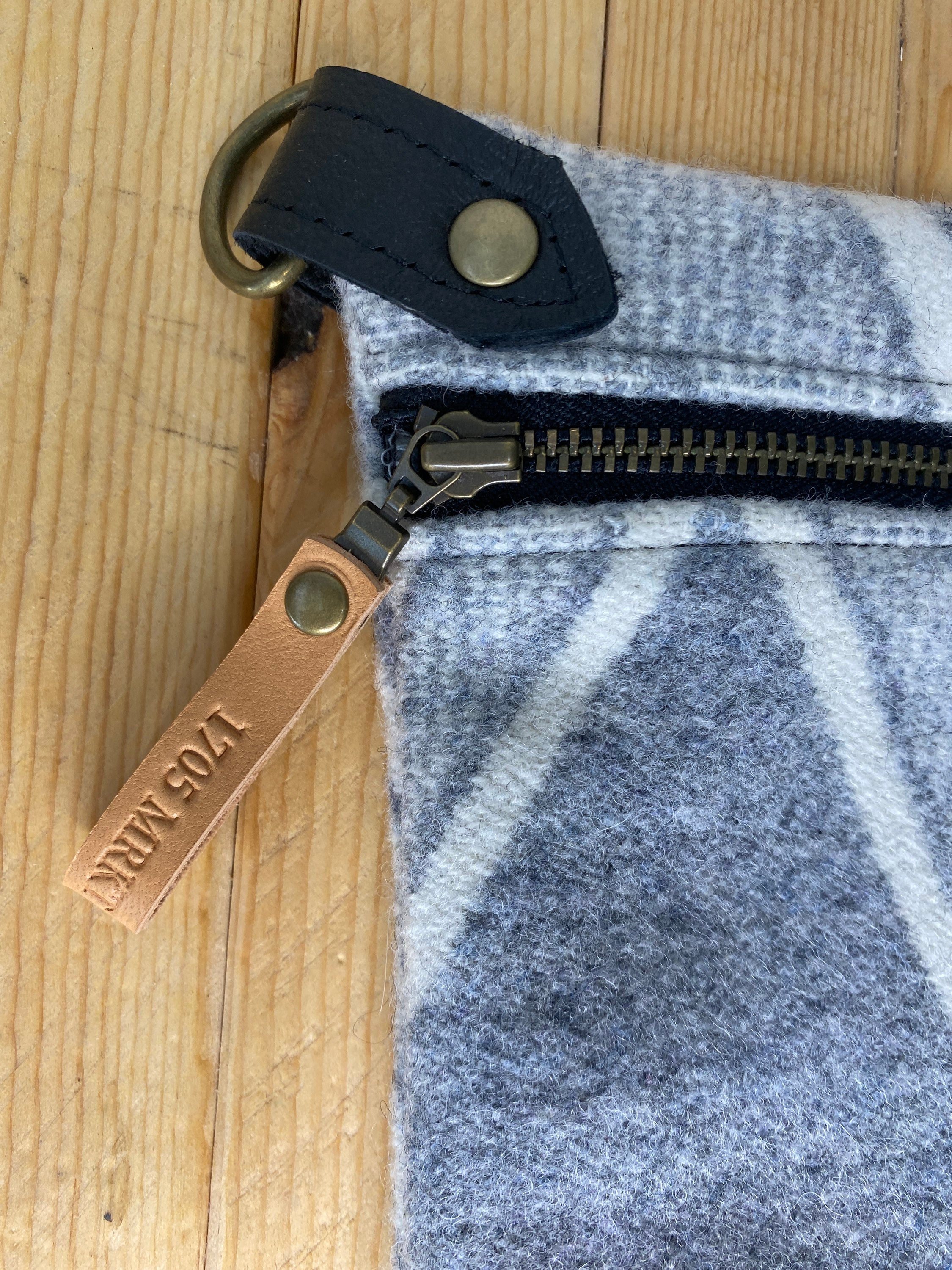 https://i.etsystatic.com/7192141/r/il/19408d/4041139581/il_fullxfull.4041139581_kkcs.jpg