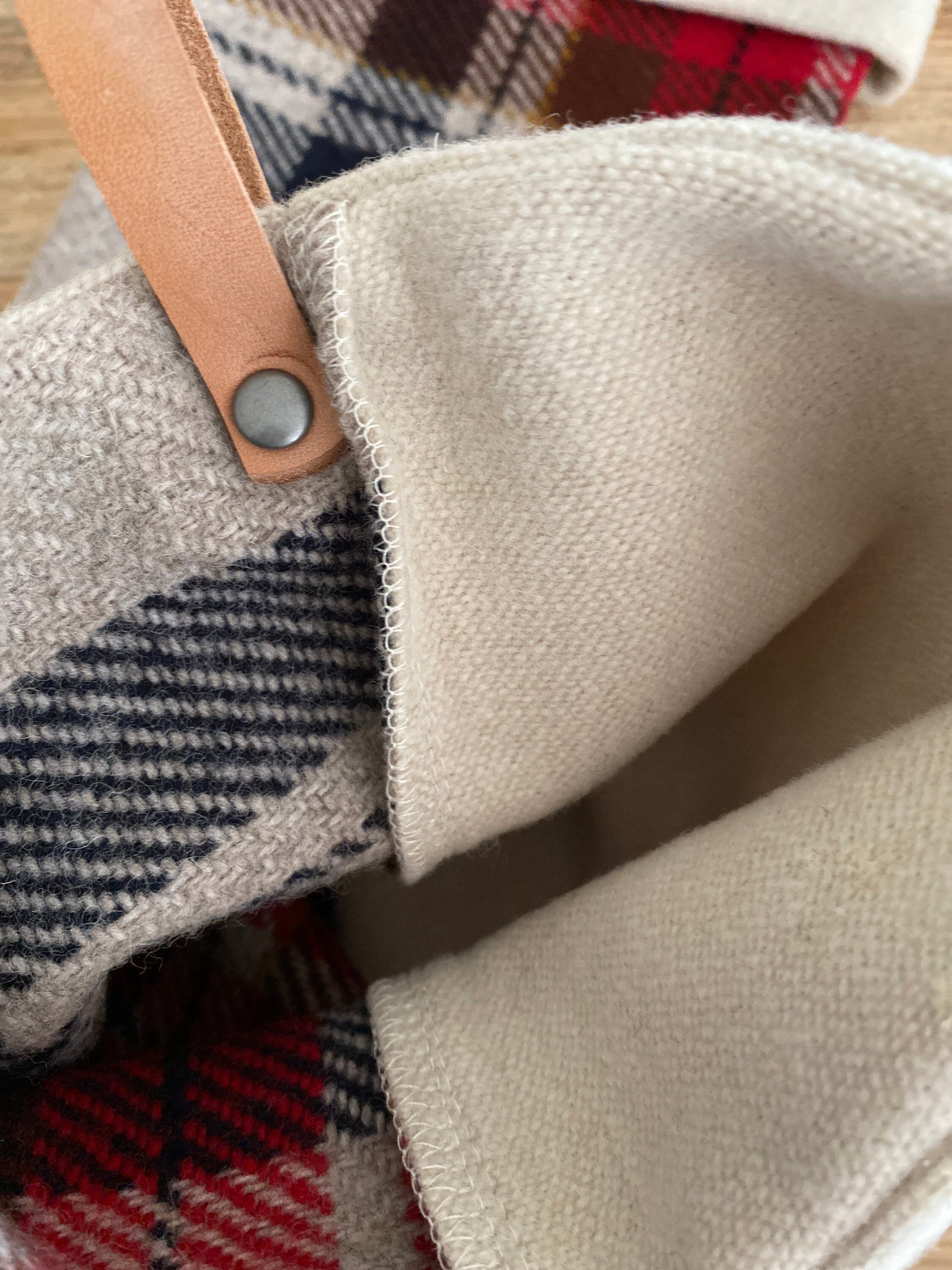 https://i.etsystatic.com/7192141/r/il/0db3d7/3210201821/il_fullxfull.3210201821_tpqe.jpg