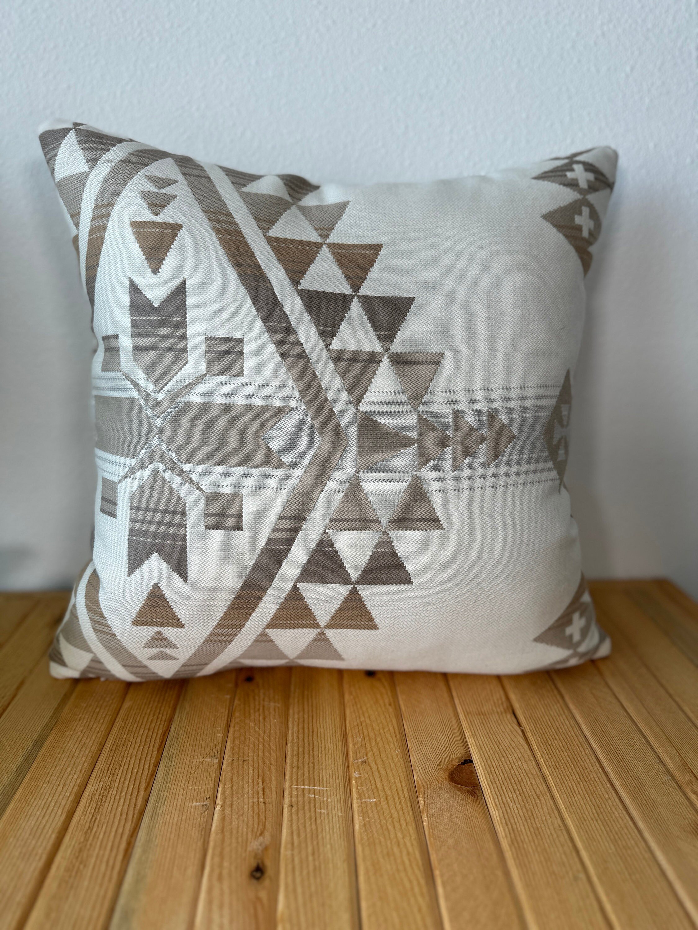 https://i.etsystatic.com/7192141/r/il/d3cb97/5871681907/il_fullxfull.5871681907_lrrn.jpg