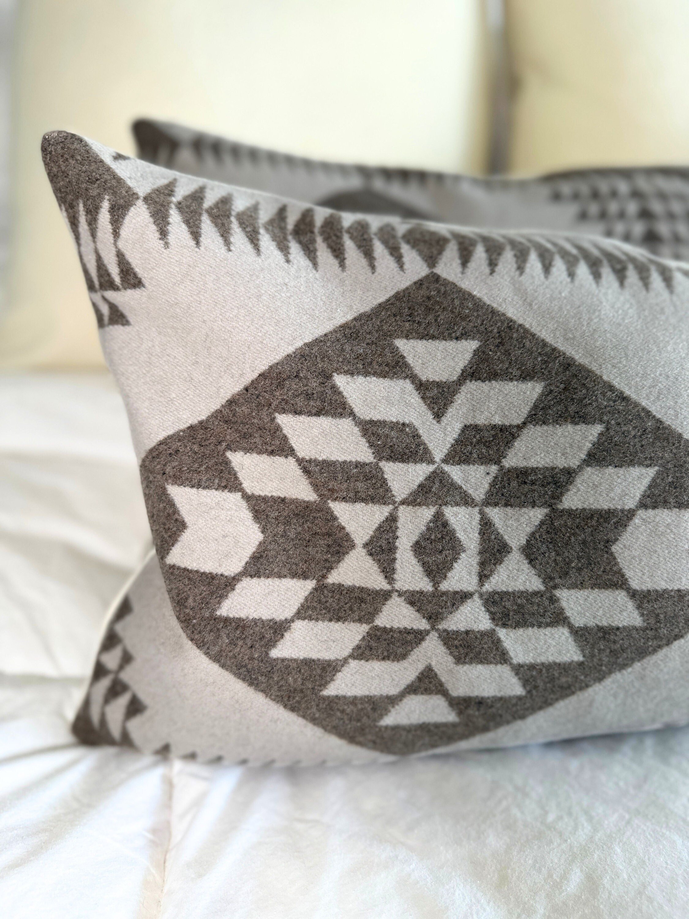 https://i.etsystatic.com/7192141/r/il/c5c8e3/5929931223/il_fullxfull.5929931223_iprm.jpg