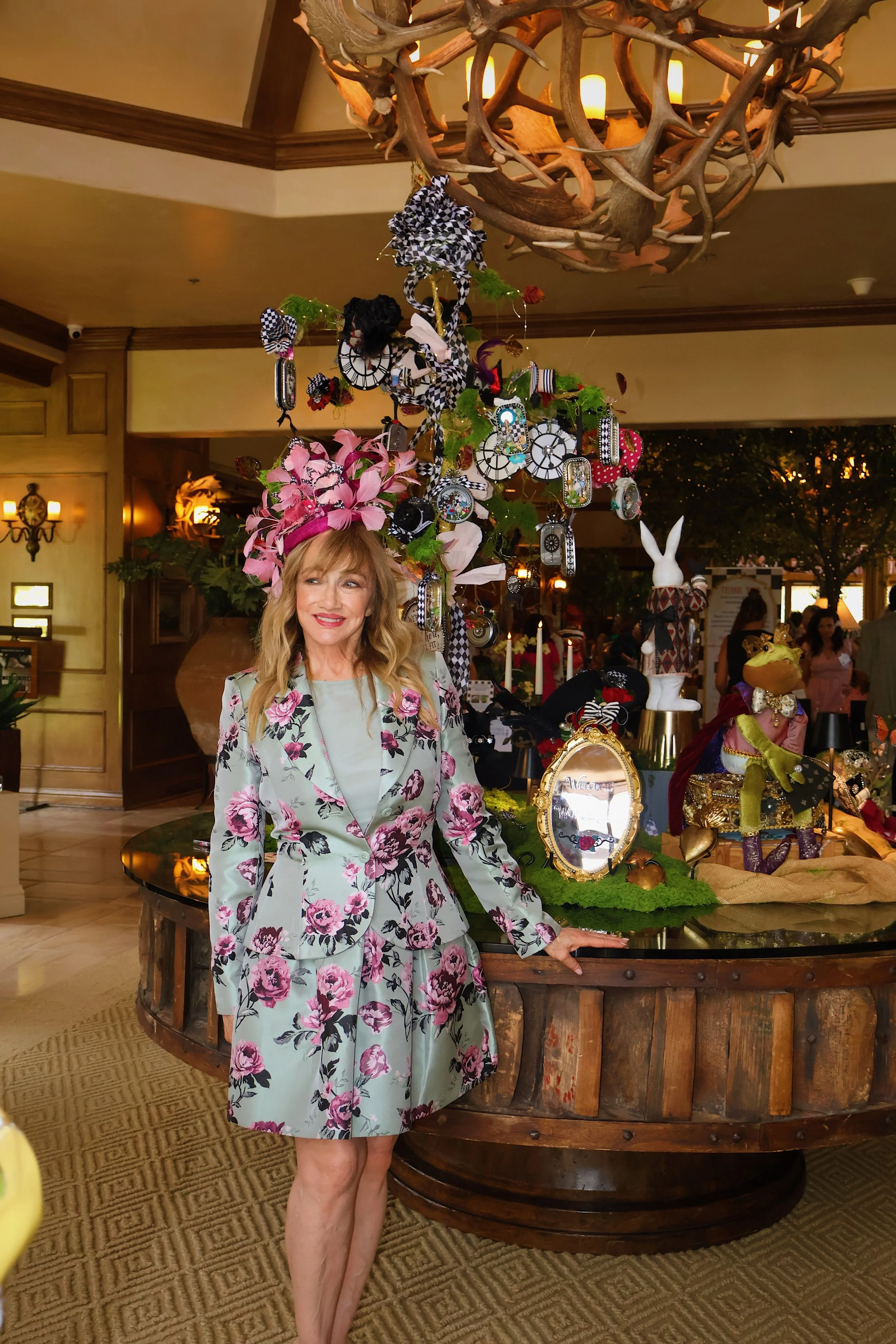 Lynda Kerr (decor chair).jpg