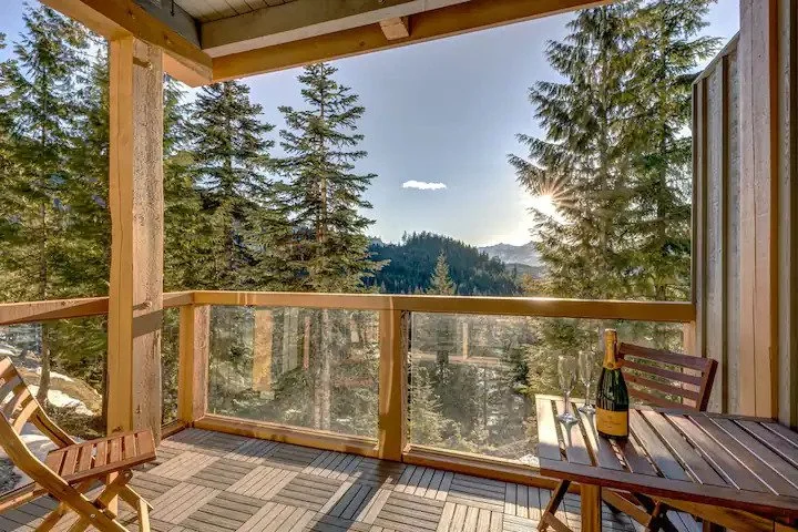 4 reasons to love this Ski in Ski out townhome on Dave Murray Downhill: