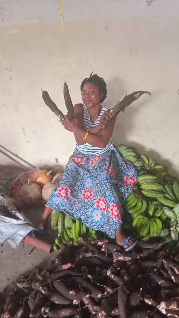 Isl fruit distribution november .jpg